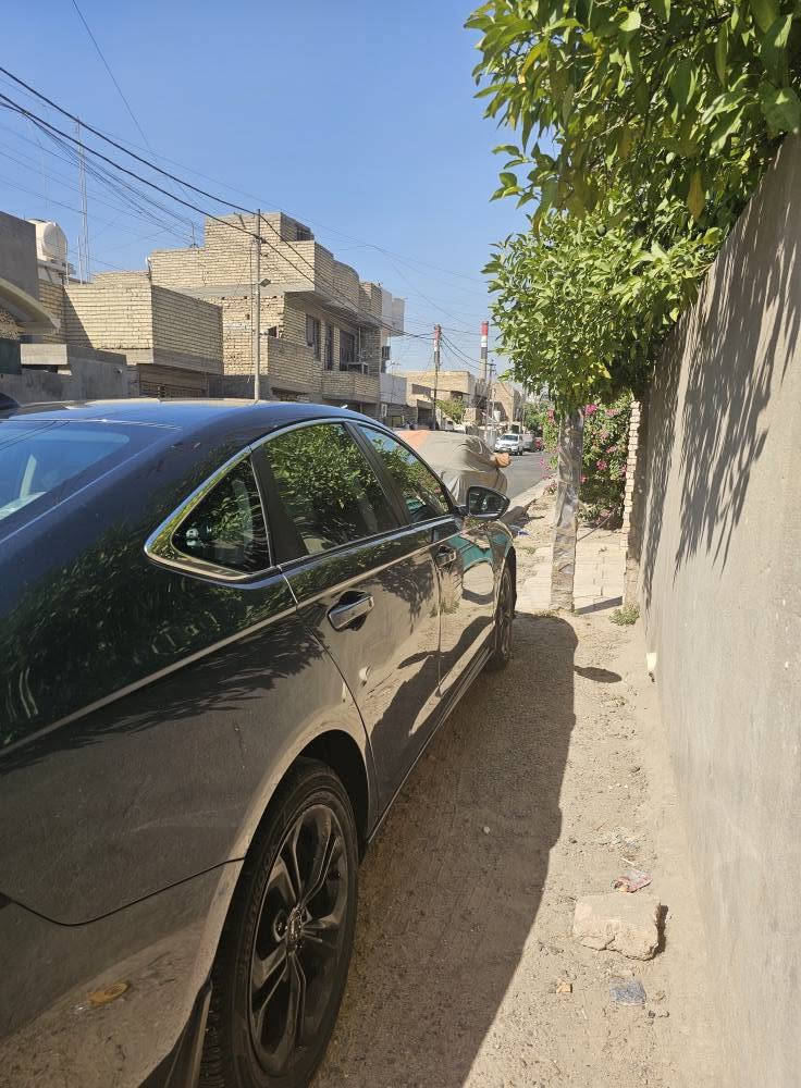 هوندا اكورد 2024 محرك 1500 تيربو موصفات lx يعني نص فول 
بصمه
 كامره خلفيه
 شاشه 
3 انظمه قياده 
هند بريك دكمه
ويل 17  
السياره ماشيه 40 الف كيلو 
بيه نقص رادار
مرقم بغداد باسمي 
حادثها بنيد مبدل ومصبوغ  والجاملغ الايمن بارد فقط باقي غراضها كلها بلاديها الدعاميه واللايتات والراديتر 
صار اهنا بالعراق عندي صبغ بيها باب الخلفي عكس سايق
عندي بيها سونار جديد
السعر 143 ورقه
الرقم *********** بغداد, العراق
