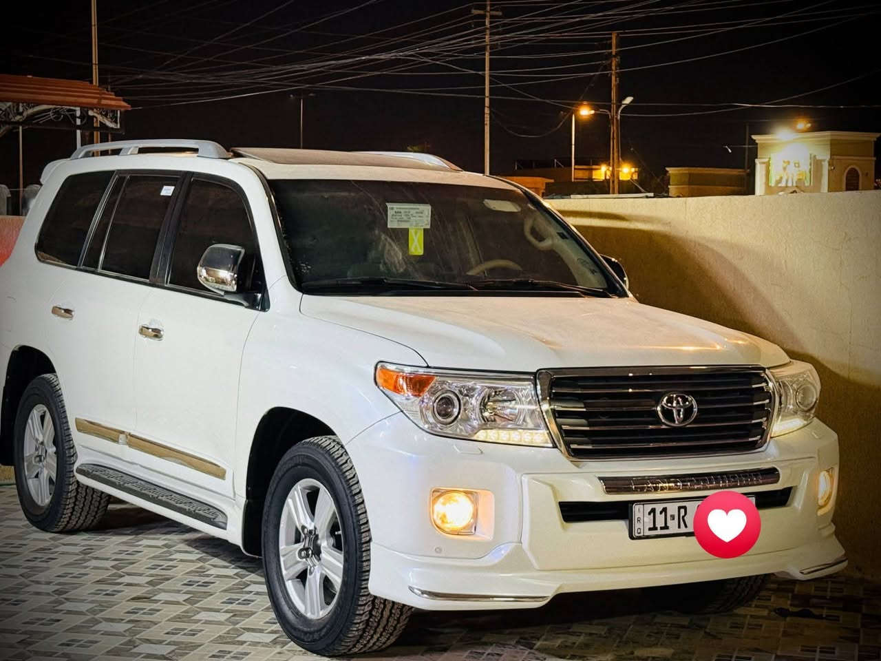 السلام عليكم 
للبيع لاندكروز  موديل ٢٠١٤  
مواصفات السيارة GXR 
محرك 6سلندر        V6 
8ايرباك  
السيارة مكفولا كفاله عامه 
السيارة كير محرك صدر  كلها شركه 
تخم تاير جديد  
السيارة مابيها نقص ماتصرف عليها دينار 
فقط تشغل وتمشي 
مكان السيارة صلاح الدين تكريت 
السعر مناسب 
للاستفسار اكثر اتصل 
***********
