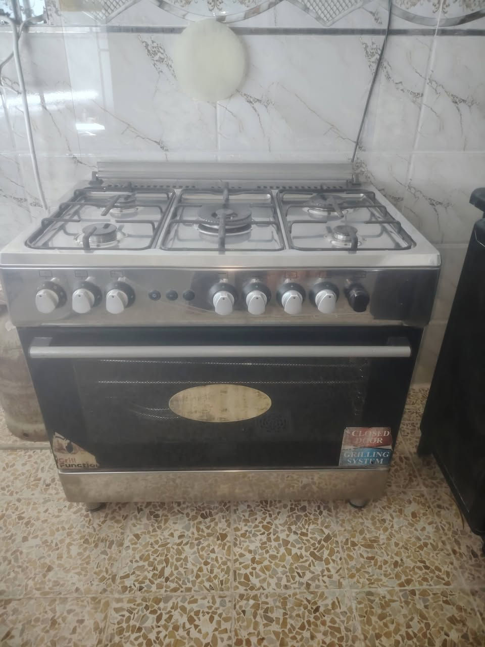السلام عليكم طباخ خمس عيون للبيع شرط اخو جديد نضافه 100/100 نوعيه تركي الفرن شغال مالته سعر 250قفل الاتصال ع هذا رقم ***********
