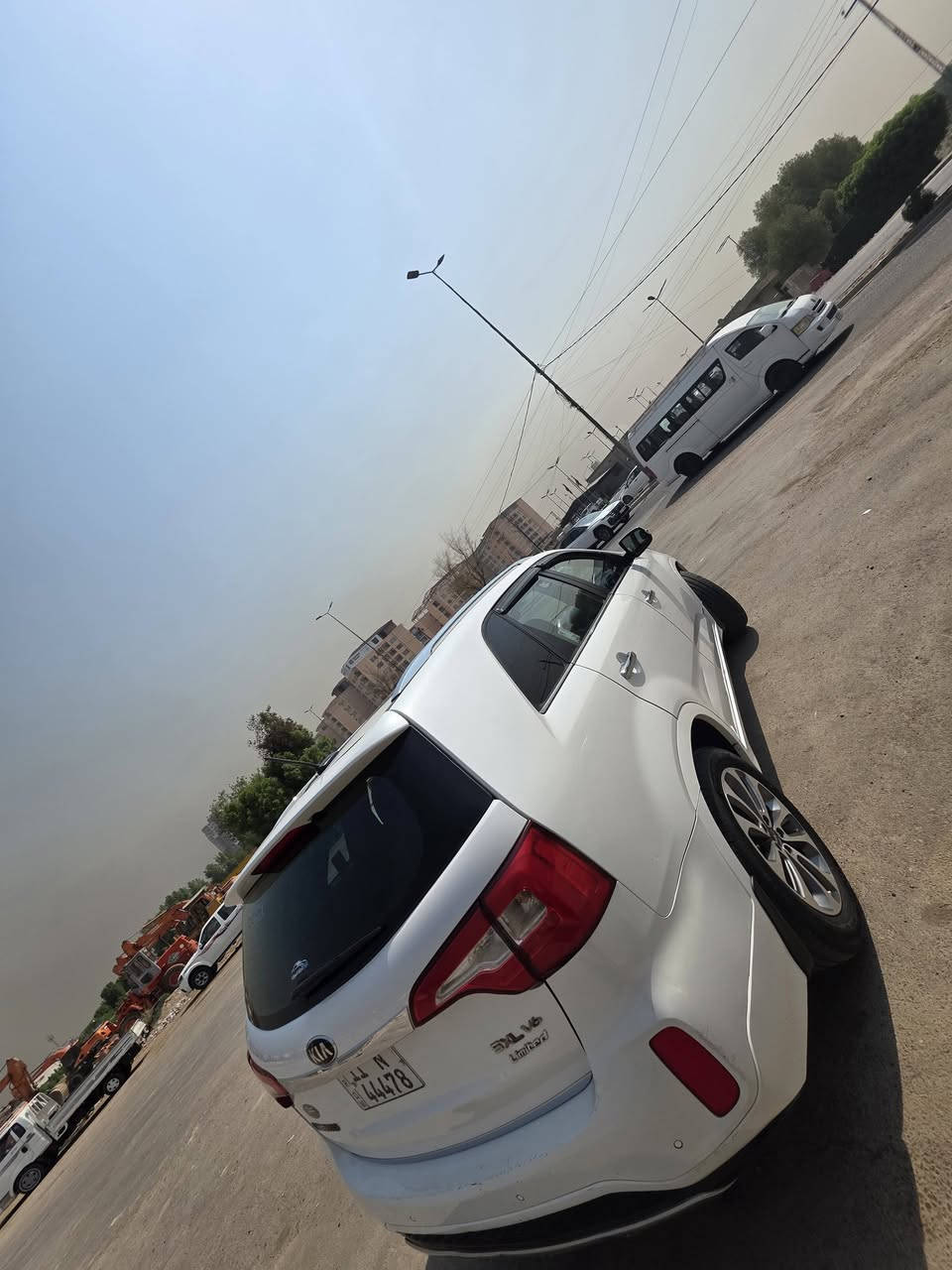 السلام عليكم سورنتو2015 وارد امريكي كلين تايتل بها صبغ من امريكا الجاملغ و باب بدون اي دواخل جهه الصدر رقم رقم بغداد شرط تحويل باسمي مواصفات السياره بصمه كراسي كهرباء شنطه كهرباء بانوراما ويل كبير جلد سبعه راكب ثلاث قطع تبريد تدفئه وتبريد6 سلندر 3300 رادار اوامر خلفي حساسات امامي خلفي ليد امامي السياره فود الاخير وفوله للاخير ماشه السيارة 154 حقيقي مكان السياره بالمحموديه سعر السياره 150 وبيها مجال للشراي رقم الهاتف***********

