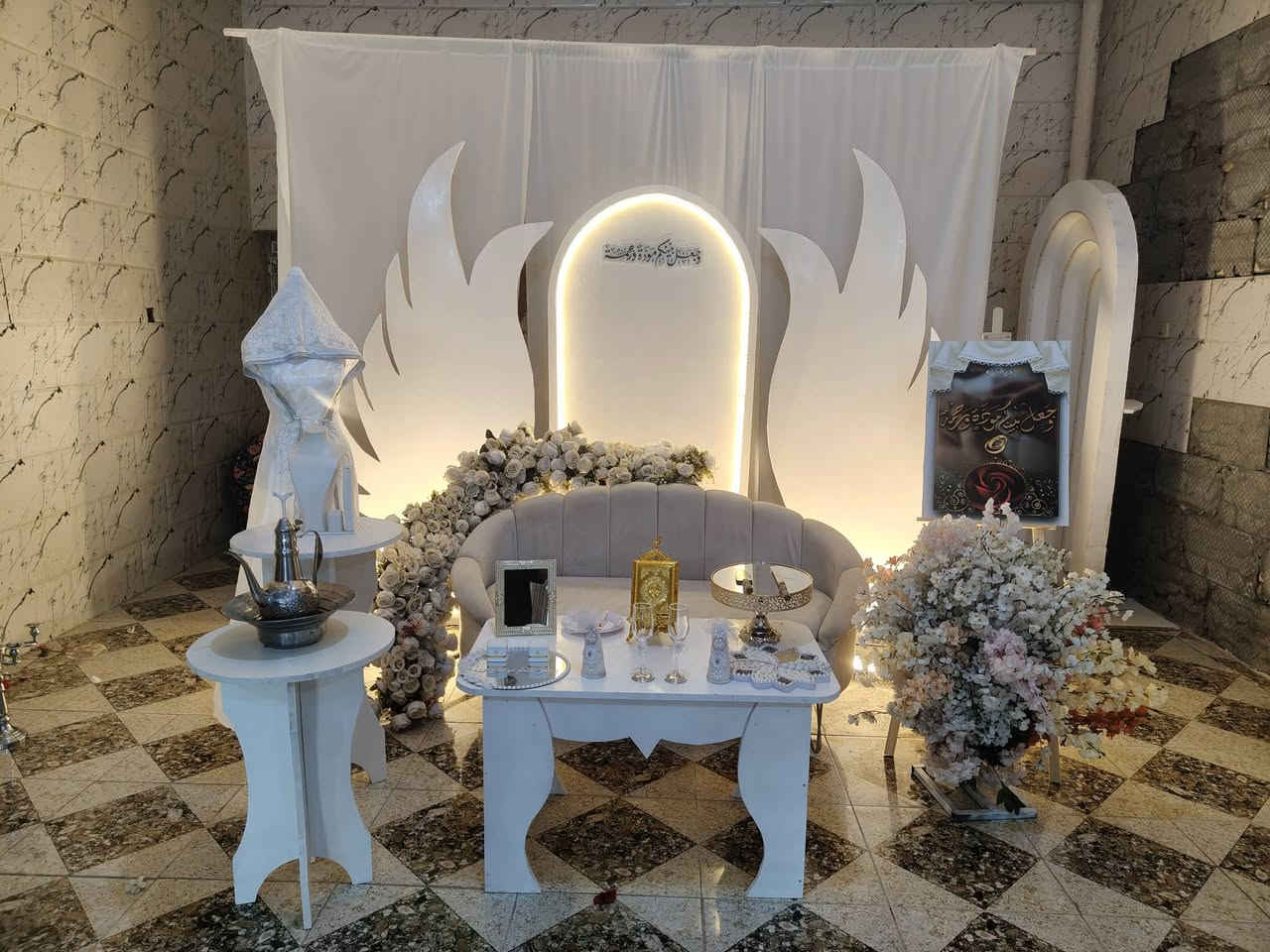 وماتوفيقنا الابالله
السلام عليكم 

لكل مناسبه راقيه بصمه مميزه وفكره جديده
والافكار الجديده لدينا لاتنفذ

مستعدون لتجهيز كافة المناسبات من اعراس واعياد ميلاد وغيرها بكل شي مميز

كل قطعة نصنعها هي تحفة فنية تليق بكم.

كوشات الزهور كوشات الزهور 

بأداره حسن العربي 
للتواصل ***********
