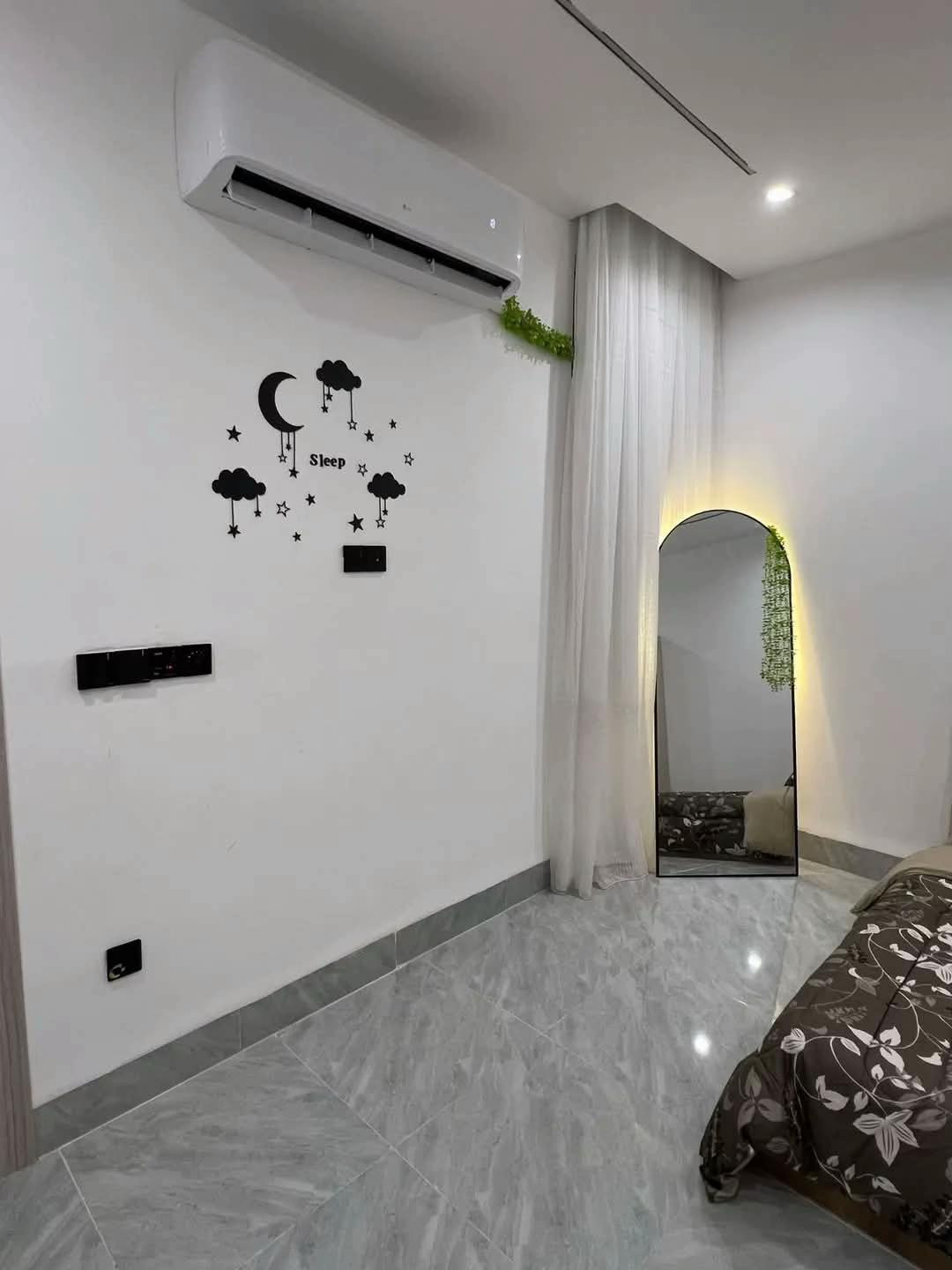 ١٠٠م • مفروش • طابو صرف