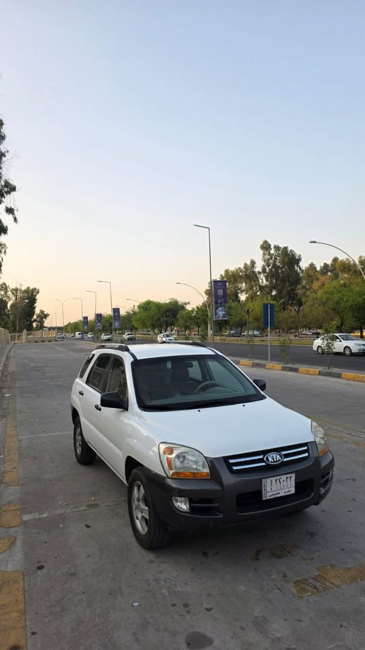 مكلف بل نشر رقم صاحب السياره ***********
سياره سبورتاج موديل ٢٠٠٨
محرك ٢٠ 
٤ سلندر 
سياره كلين ما بيها صبغ سونار مرفق قطرة مابي
رقم نينوى ب اسمي تحويل ثاني يوم 
ماشيه ١٠٦ ميل 
ماتصرف عليها ربع حداديه امامي خلفي تايرات كله نضاف

