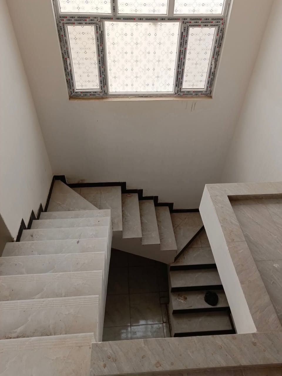 ١٥٠م • بناء حديث • طابقين