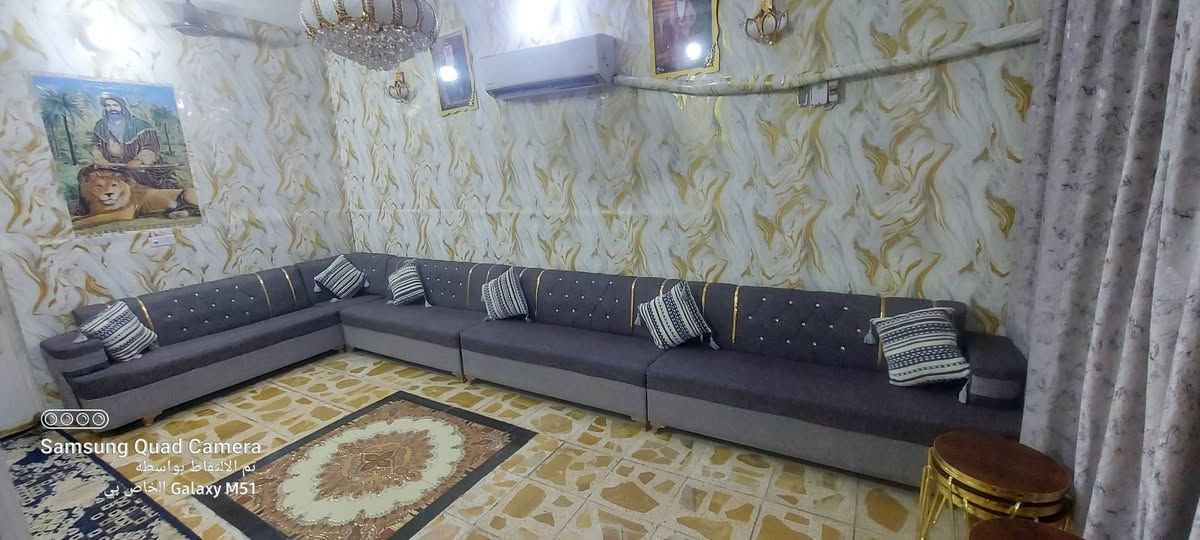ألسلام عليكم ديوان للبيع قياس 6 متر × 2 ونص متر 
العنوان مدينة الصدر ***********
