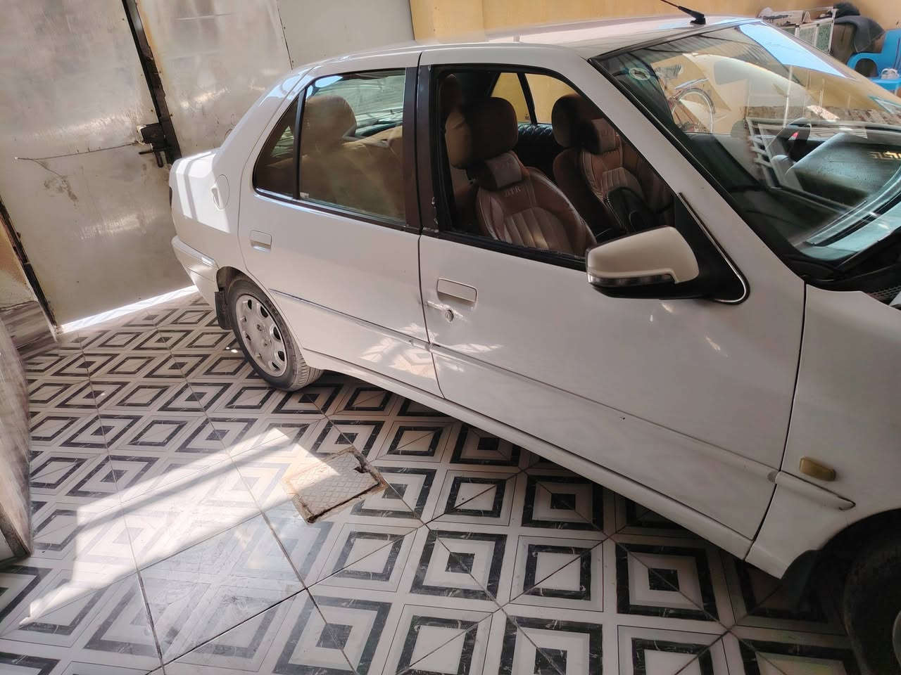 السلام عليكم بيجو ٣٠٦ موديل ٢٠٠٢ بسمي السعر ٣٨ وبيه مجال  العنوان بابل المحاويل رقمي ***********
