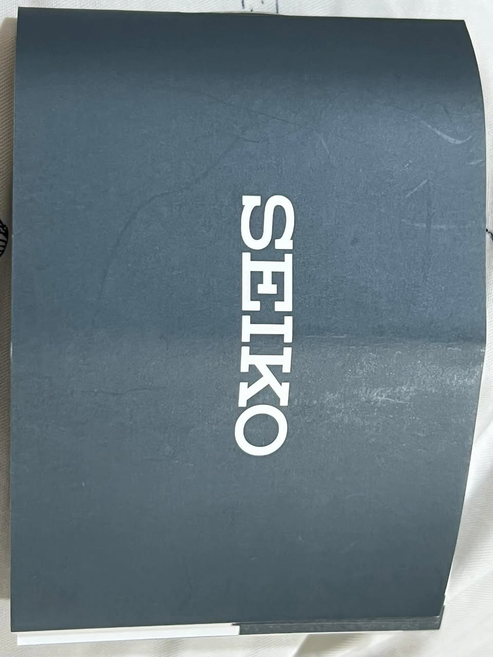 للبيع Seiko 5 Sports Automatic Made in Japan 🔥
الموديل: SRPG27J1 - اصدار 2025 من اليابان              الضمان موجود ✌️

الحالة: جديدة ما مستعملة - على الفحص
المكينة: يابانية اوتوماتيك 4R36 - 25 جوهرة
الزجاج: Hardlex مقاوم للخدش
المينا: اسود عسكري + تاريخ بالياباني والانكليزي

الملحقات كاملة:
✅ العلبة الاصلية
✅ كرت الضمان 
✅ الكتلوك الاصلي

السعر: 220$ قابل للتفاوض 
المكان: بغداد - الدورة
للتواصل رقم الهاتف : *********** / ***********
