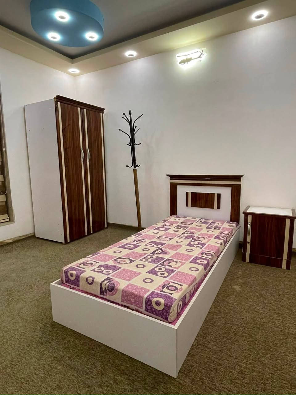 تاخم نوم ٢٠٠ هەزار کەنتۆریشی لەگەلە
*********** واتسئاپ📞☎️

