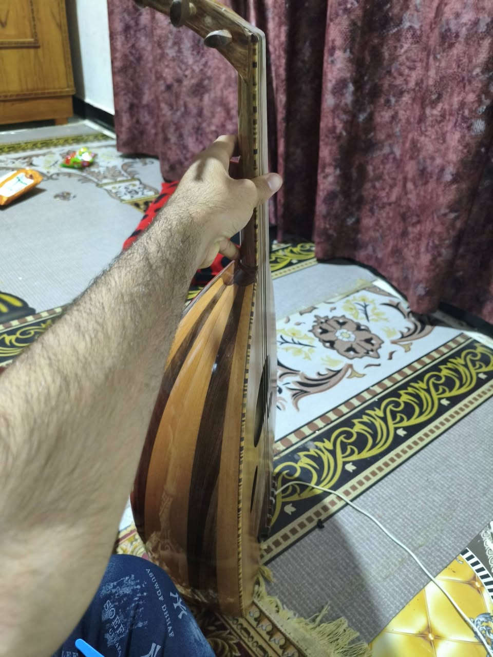 عود زرياب 0نضيف مستعمل قليل المكان البصره الهارثه قرب سيد سامي السعر 200وبي مجال بصيط الرقم فقط واتساب ***********

