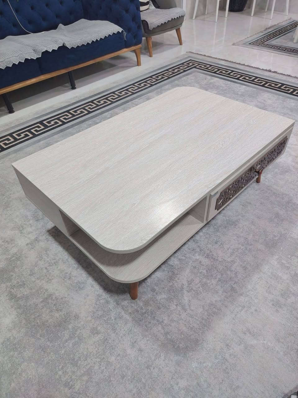 للبيع واتس اب ***********

