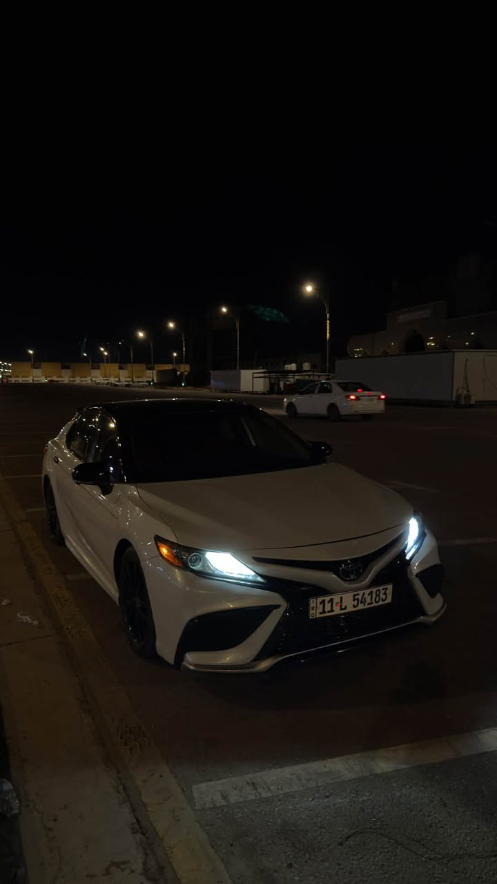 السلام عليكم عندي كامري 23 xse بيها قطعه وحدة جاملغ امامي ومبدل نفس اللون والباقي مكفول من كلشي ماشيه 35 الف كيلو 
 
رايدها مراوس ب bmw 330e
