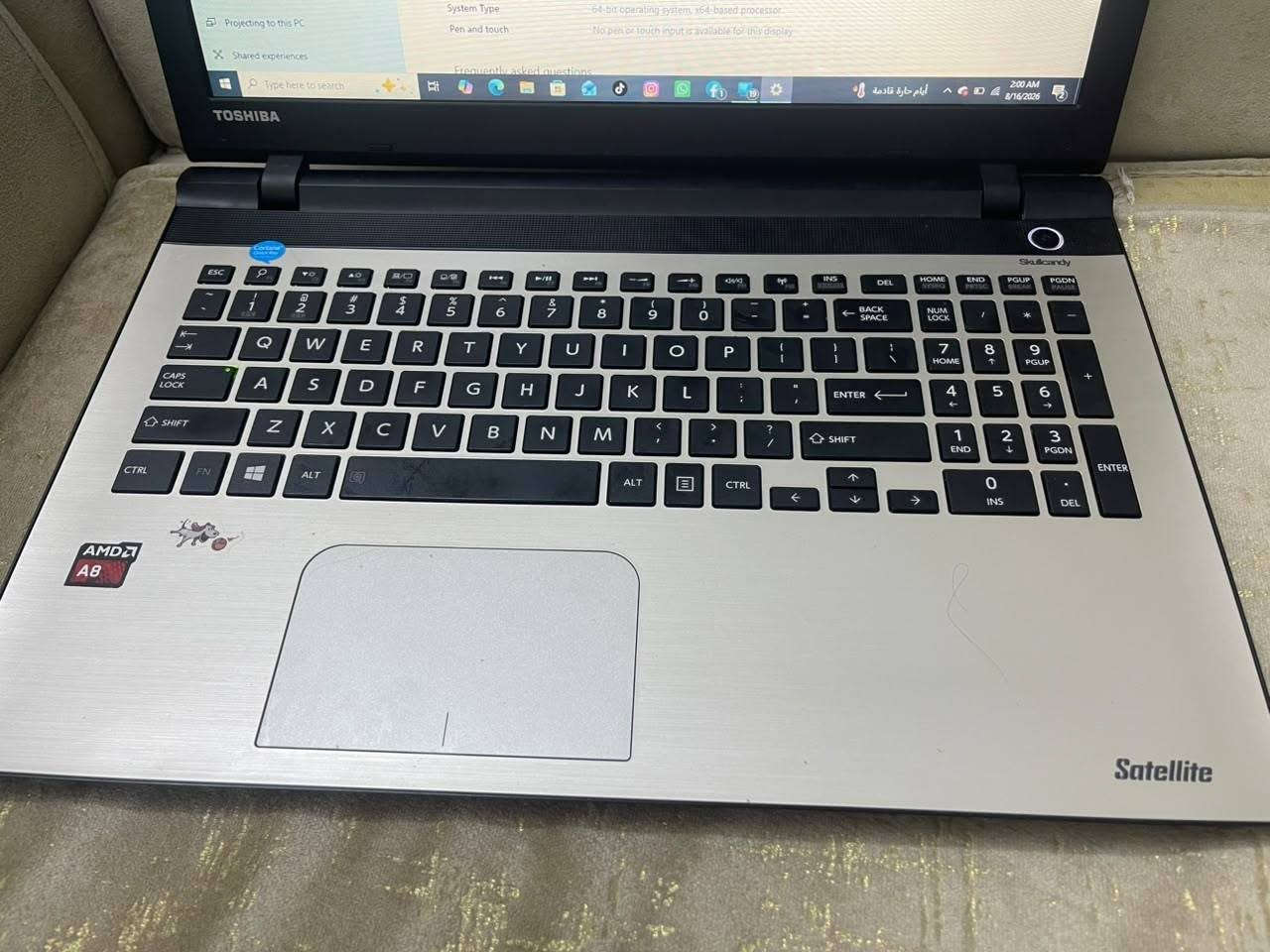 لابتوب توشيبا  للبيع نظافة 95%  المواصفات مذكوره بالصور. شحنها حلو تقريبا ساعه ونص استخدم متواصل  الشاحنه الي ويها 120واط. السعر 250 وبيها مجال  يوجد توصيل  ***********
