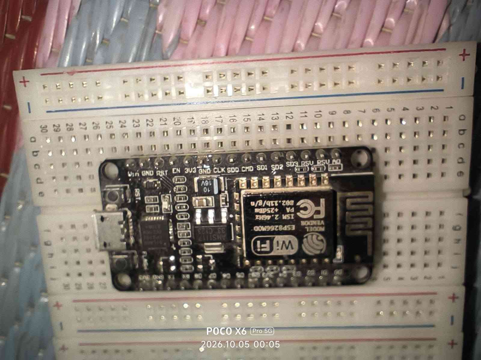 السلام وعليكم للبيع اردوينو اون. واردوين. نانو و esp826 و حساس بلوتوث عداد 2 واحد فقط استقبال والاخر ارسال واستقبال و هيكل سياره مع اربع ماتورات و موتور درايف رباعي و موتور برش 950 واط و محول 40 امبير و مقاومه متغير مع حساس والكترونيات مثل لد ومقاومات مختلفه السعر 80 الف العده مستعمله بمشوع ولاكن شغاله كلها

نص مكتوب في الصور:
- POCO X6 Pro 5G 2026.10.05 00:17
- POCO X6 Pro 5G 2026.10.05 00:15
- POCO X6 Pro 5G 2026.10.05 00:07
- POCO X6 Pro 5G
- 2026.10.05 00:06
- 2026.10.05 00:05