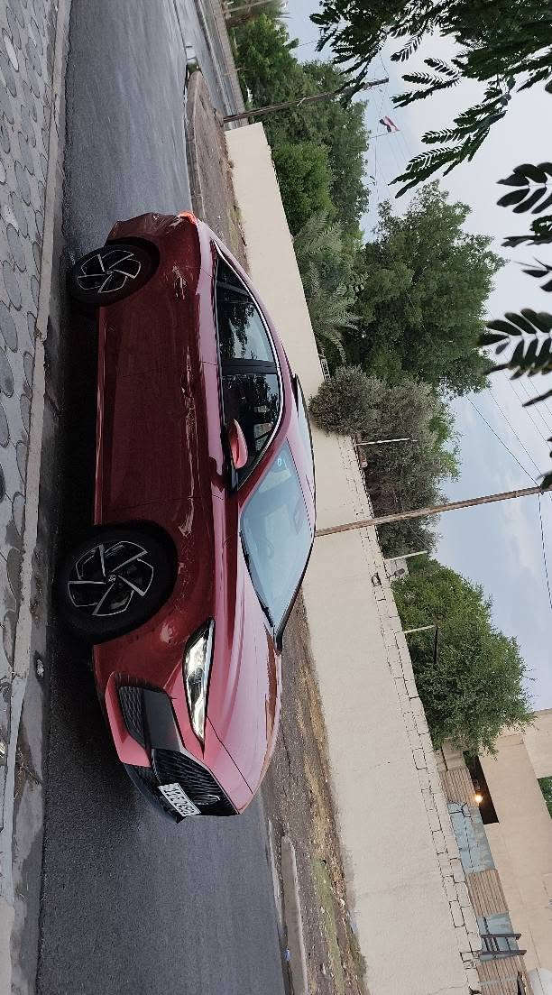 السلام عليكم 
MG GT 2023 Luxury أعلى فئة
وكالة العراق رسميًا
1.5 Turbu— المحرك 
 173 حصان 
قوة 173 hp،
عزم 275 Nm، 
تسارع 0-100 خلال 8 ثواني تقريبًا.
ماشية 37 كيلو فقط
لون مميز دم الغزال 
كير أوتوماتيك 
تبريد قطعتين 
سايد بريك بصمة
اوتو ستوب 
انضمت قيادة
بصمة تشغيل
بصمة بيبان 
فتحة سقف
مري شفط 
كاميرا 360، 
اشاير مري 
كاميرات محيطية
كاميرات عند الاستدارة 
لد نهاري امامي خلفي 
 كشنات جلد مطعم  
كرسي كهربائي،
 مثبت سرعة، 
شاشة، اكتف اندرويد 
 عدادات ديجيتال،
 6 إيرباغ،
Blind Spot،
مانع تصادم، 
تحذير مغادرة المسار.
سيارة كلين بوضع الشركة محرك كير كهرباء 
ملاحظات بسيطة / بارد شبر جاملغ الامامي / كسر قبق الايت خلفي 
رقم بغداد دولي هزة وسنوية جدد تحويل مباشر
السعر 110$
الموقع: بغداد / حي العامل 
اتصال + واتساب *********** بغداد, العراق
