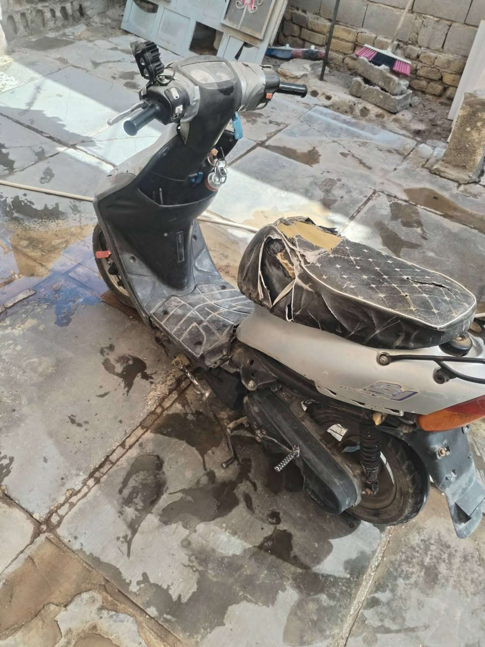 دراجه نوع بيجي شغاله عوزهه كابريته بيع كوم حديد 
***********

