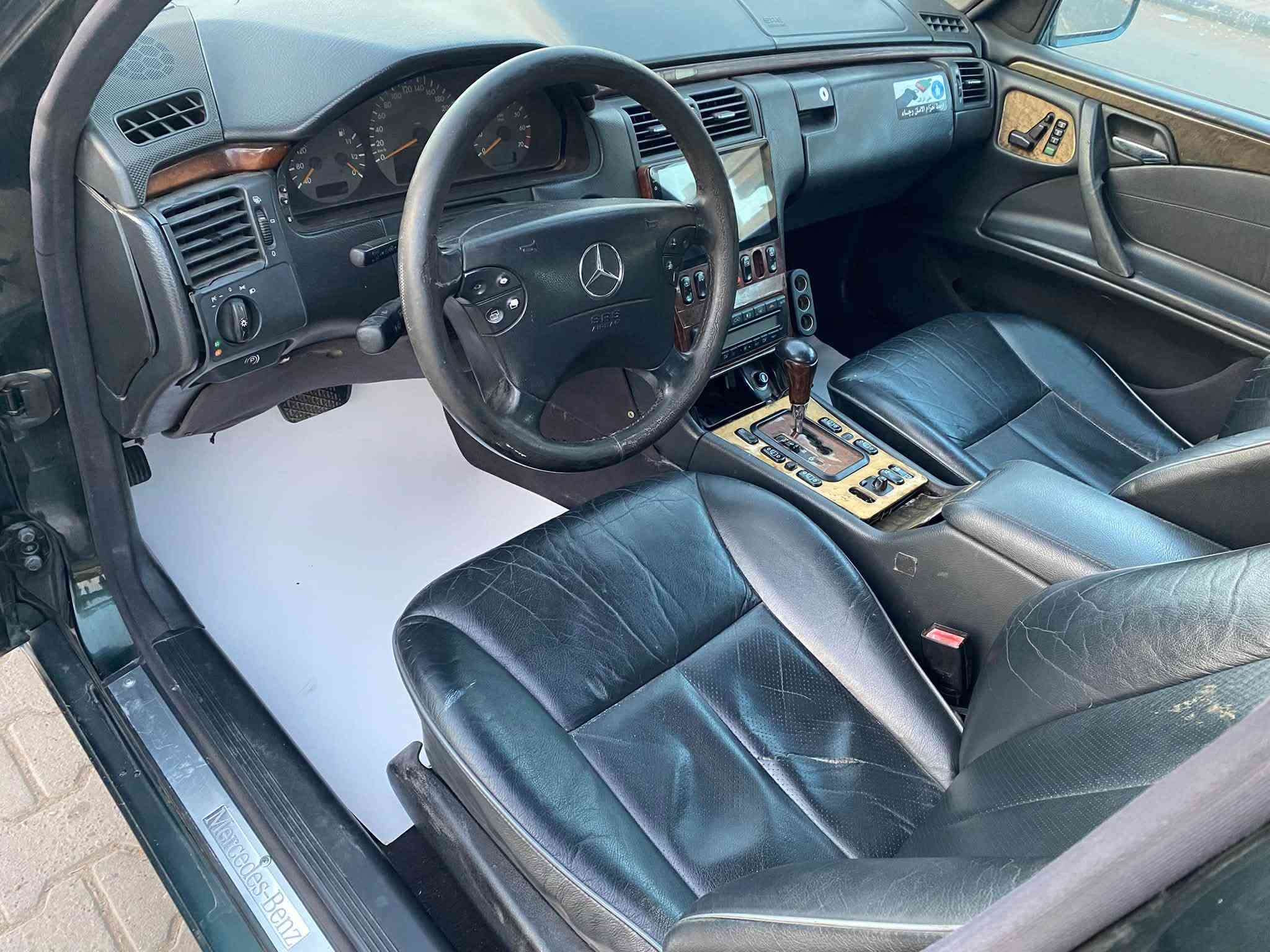 تحية طيبة للجميع مرسيدس ام عيون
موديل 2000 صبغ عام بدون حادث
مكينه 320 V صافية بدون اي خربطه او صرف بانزين أدمة للمنظومة كلها  سلايت روف شاشه كامره خلفية كراسي جلد  كهرباء تبريد شغال ثلج رقم اربيل تحويل مباشر 
مكان السياره بغداد الكرخ  *********** واتساب 
السعر خاص
