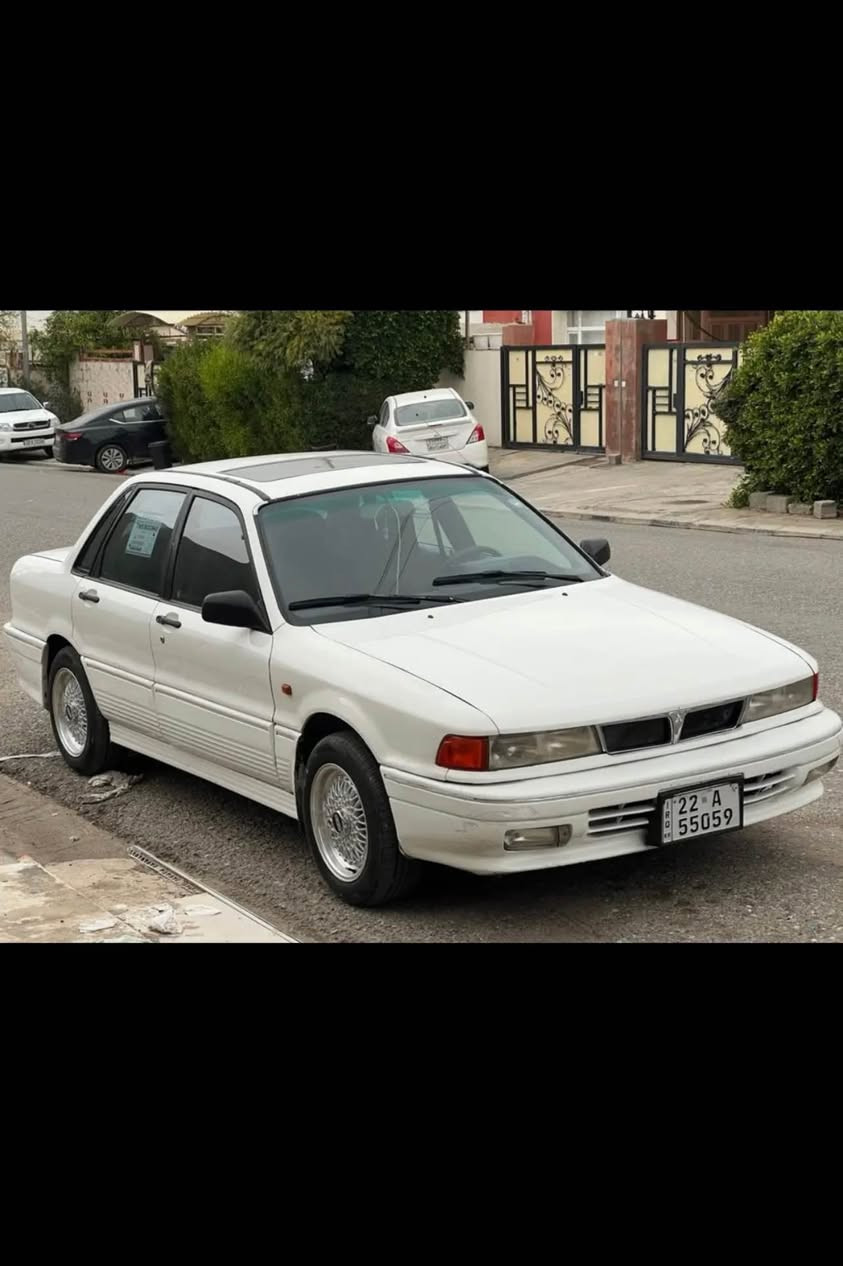 Galant 1992 مەکینە گەورە 
گێڕ مەکینە کارەبایات بەشەرت 
بەناوکردن و تەحویل بەشەرت 
یەک پارچە سبوغ 
جەمپەکی زۆر خەفیفی پێشی هەیە 
ڕەقەم و سەنەوی تاکوو ٢٠٣١ نوێیە 
بۆ نرخی نامە بنێرە 
*********** هەولێر أربيل, العراق
