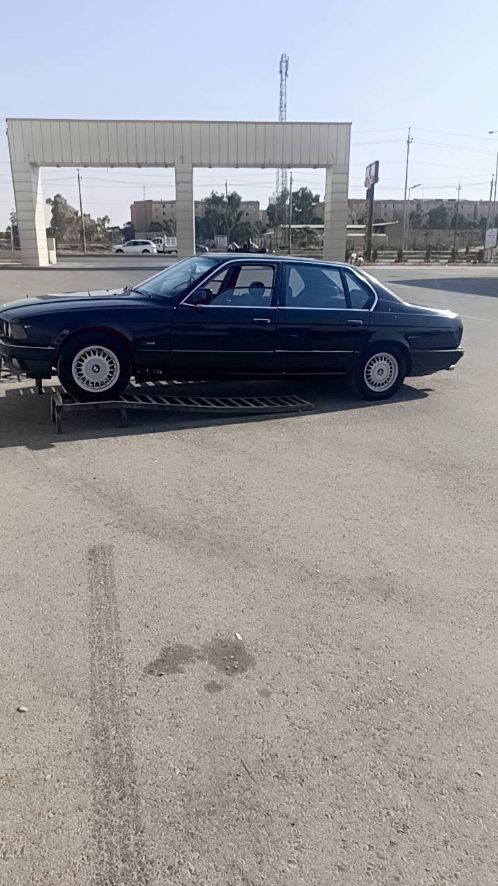 BMW 740Li موديل 1993 رقم اربيل 
سيارة فول مواصفات دبل جام 
باب طويل 
V8سلندر
تبريد شغال دبل جام 
سنوية جديدة 
سيارة جاهزة 
بدون ضربة طكت جاكوج ما بيها 
مصبوغا عام جمالية 
مكان سيار اربيل 
58وبي مجال
***********واتساب
