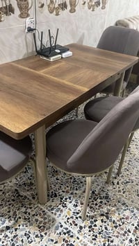 اغراض نظيفة جداً للبيع ١-كنتور بابين ماليزي درجة اولى . ٢- ميز طعام ٤ ...