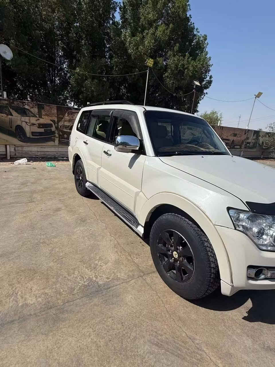 باجيرو ٢٠١٤ • محرك ٣٥٠٠ • ماشي ٢٢٥ ألف
