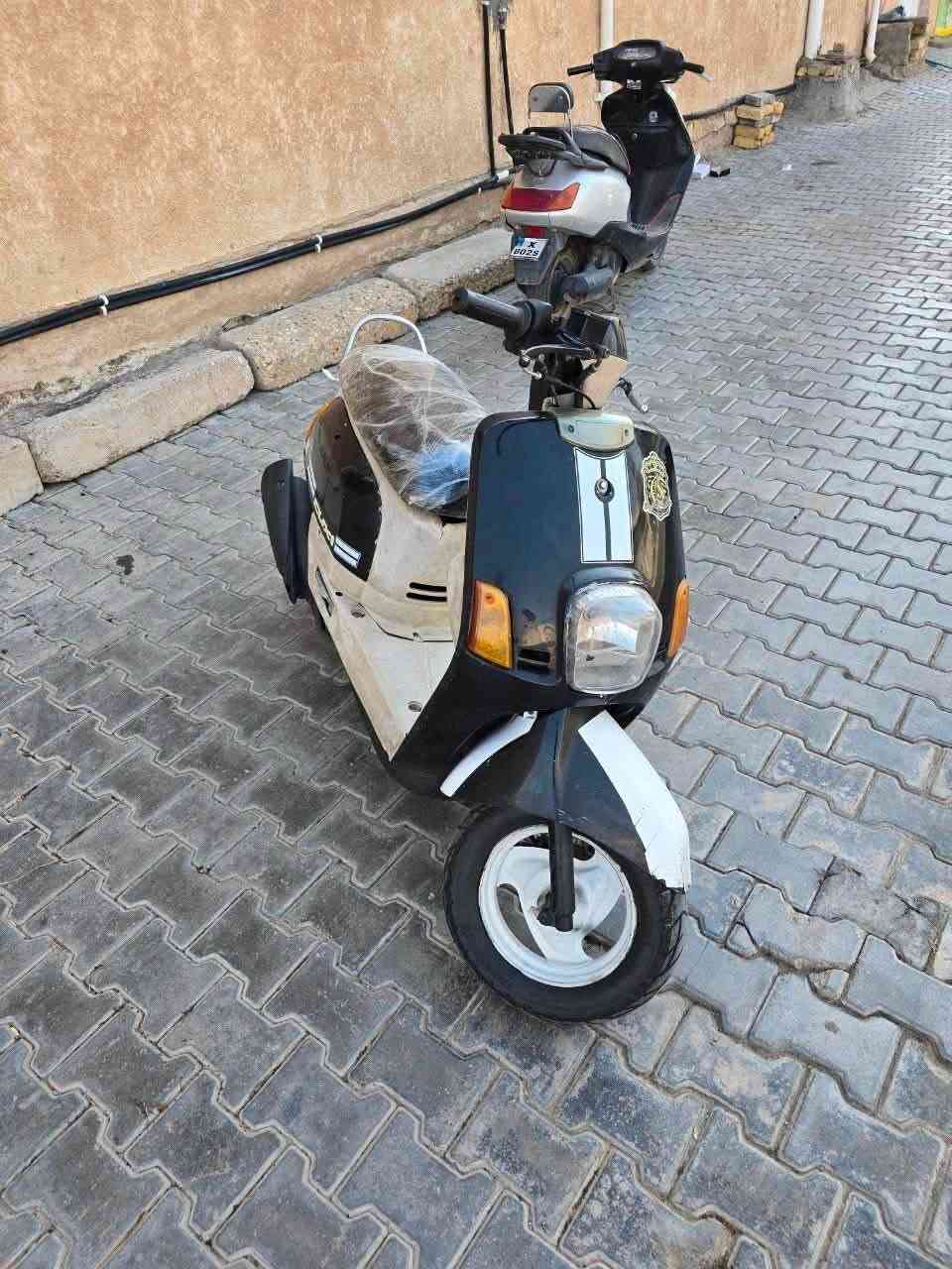 السلام عليكم دراجه بوليس كل نقص مابيهه عوزهه بس بكلايت خلفي الباقي كلهه اكفلهه الكك الدراجه مكينتهه خير من الله شلعه ومعدل مفتوحه مره وحده بس مبدل ولفات فقط وتجي تكلب وتشوف بعينك كفرات اصلل السعر 550 وبيه مجال بسيط للاستفسار ***********

