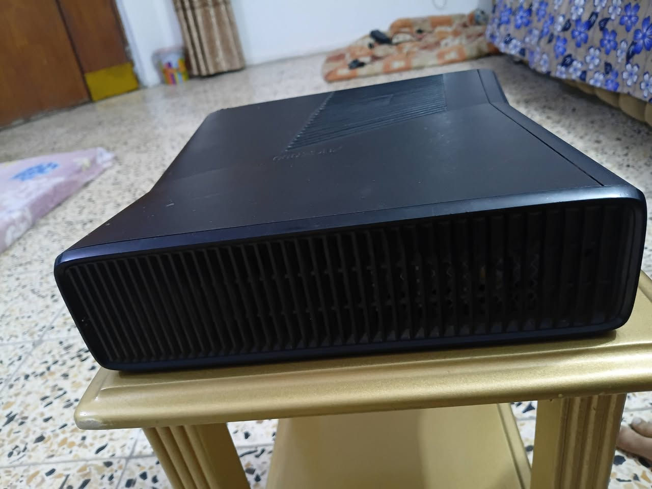اكس بوكس 360 مهكر 37 لعبة
العاب كلها قوية مثل كولف ديوتي 5 اجزاء ، جيتي اي 5 وسان و4 ريزدنت ايفل جزئين باتل فيلد بيس تعليق عربي يخبل ريد ديد ريدمبشن وغيرها من الالعاب 

محولة اصلية مال جهاز 

كيبل HD اصلي شركة SONY

بس غطاء الهارد ضايع عيبه الوحيد 

حتى اقراص يشغل بس المنفذ شوي يشكل لمن يطلع بس يشغل اقراص وهارد

السعر/85 واصل لباب بيتك

التواصل/ *********** واتساب فقط
