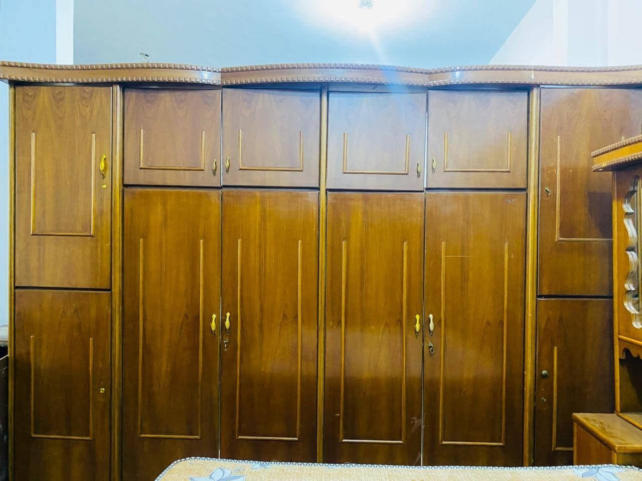 سلام عليكم عندي غرفه نوم مستعمله للبيع صاج عراقي السعر ٧٠٠ بيه مجال *********** واتساب توجد خدمة توصيل
