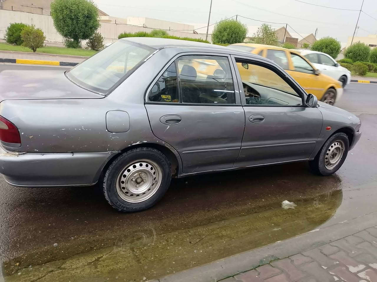 السلام عليكم برتون ويرا موديل 2002 رقم بغداد انكليزي كير عادي محرك خير من الله لاصرف ولاتنقيص كير عادي تبريد نقص كمبرسير للبيع او المراوس المايعجبه يعبر المنشور وسوك كلشي بي سيارة نفس الصوره والفيديوهات شراي يعلق بسعر مناسب ٣٤ وبيه مجال للشراي مصبوغه حزام بنيد وجنطه وقماره بلاديات محرك خير من الله تايرات نظيفه حداديه زينه يعني ولحد يكلي هواي سعره غالي لان خواته جهازه ب٤٥ وسوك كلشي بي عنوان بغداد
