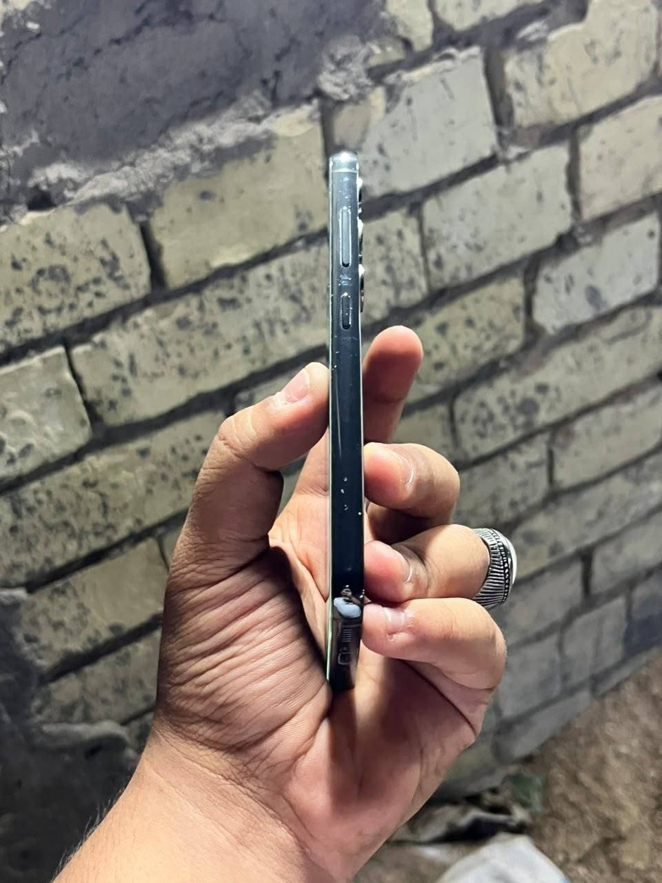 السلام عليكم 
Samsung s23 5G العادي 
شرق أوسط دبل سيم كارت
128 ذاكرة
معالج snp 8 gen 2
شاشة super amoled 
120hz
نضافة 90% 
جهاز وتر بروف مكفول 
السعر 450 وبي مجال 
مكاني بغداد الزعفرانية 
***********
ملاحضة معجبك السعر اعبر المنشور رجاءاً
