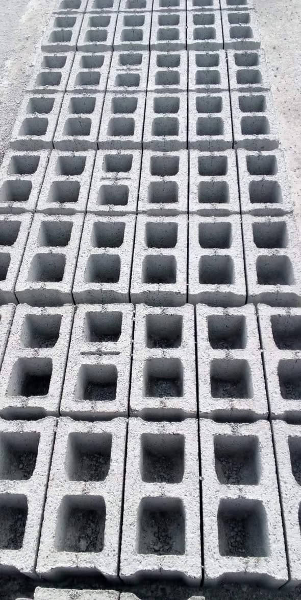 حياكم الله يوجد لدينا شتايكر ملون وعادي قياس 80*80//60*40/40*40كذالك يوجد لدينا بلوك اوتماتيك حراري للاستفسار الاتصال على الرقم ***********

نص مكتوب في الصور:
- A Little Reminder You looked at SHEIN Women's ...