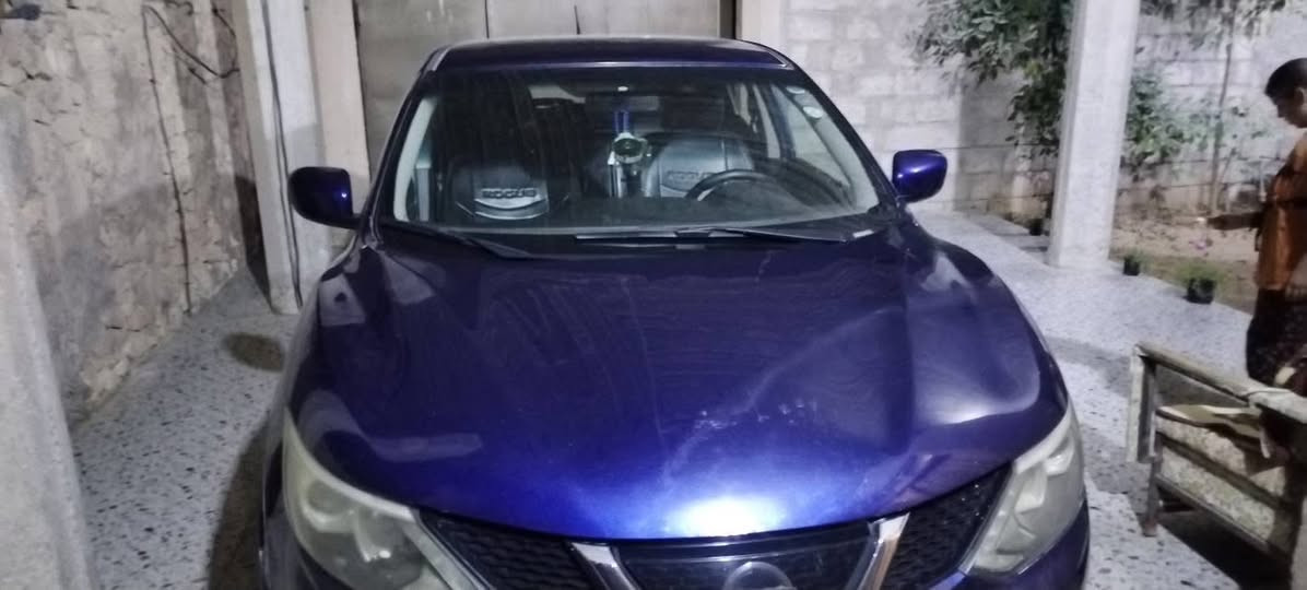 سياره نيسان روج موديل 2019سياره حلو مال جناي سياره بيه قطعتين صبغ باقي سياره كفاله وسونار ماله موجود سعر دفتر ونص يعني 150ورقه وبيه مجال الاستفسار الاتصل ع الرقم ***********
