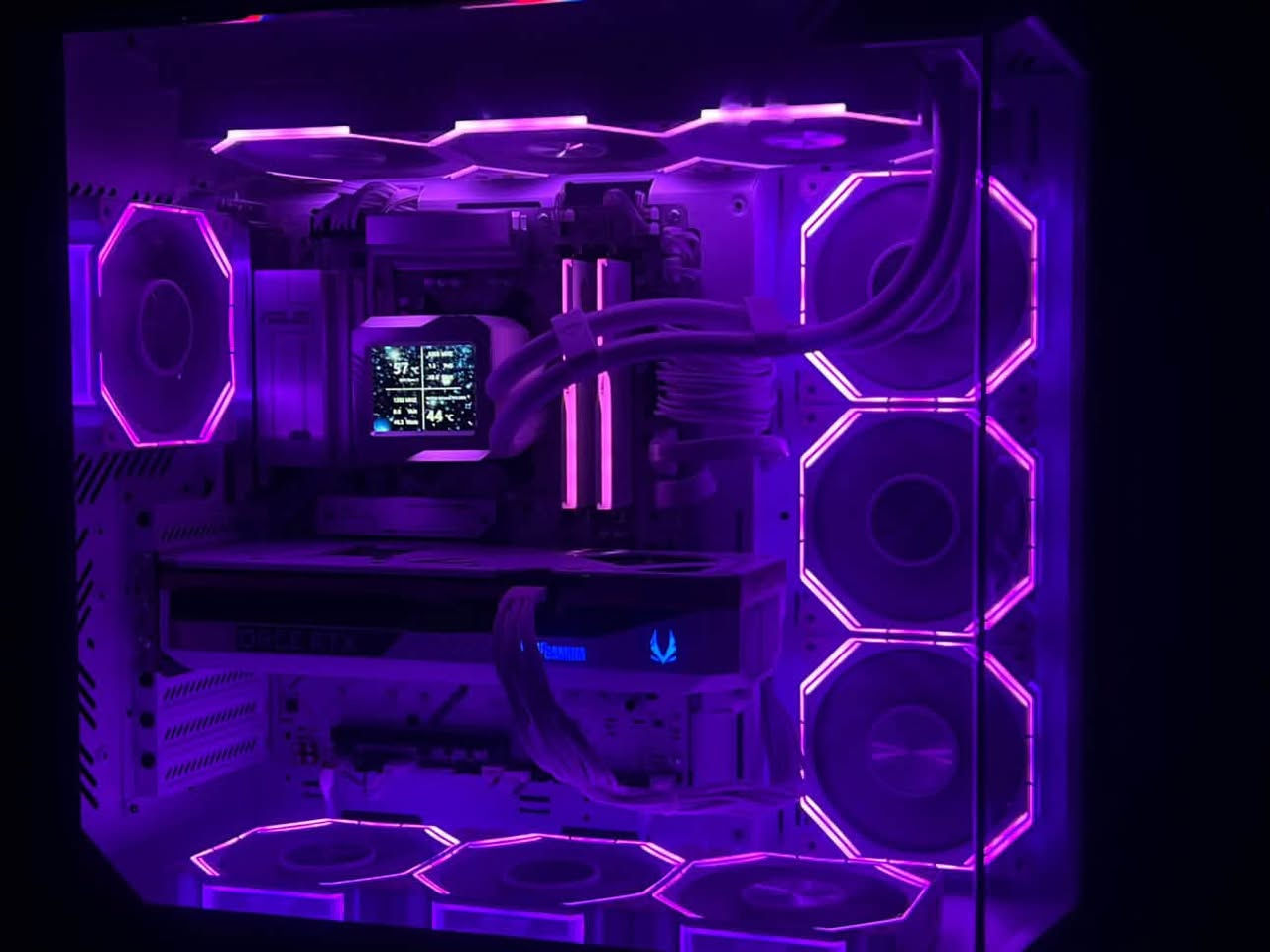 RTX 5070 Ti • رايزن 5 9600X • 32GB DDR5