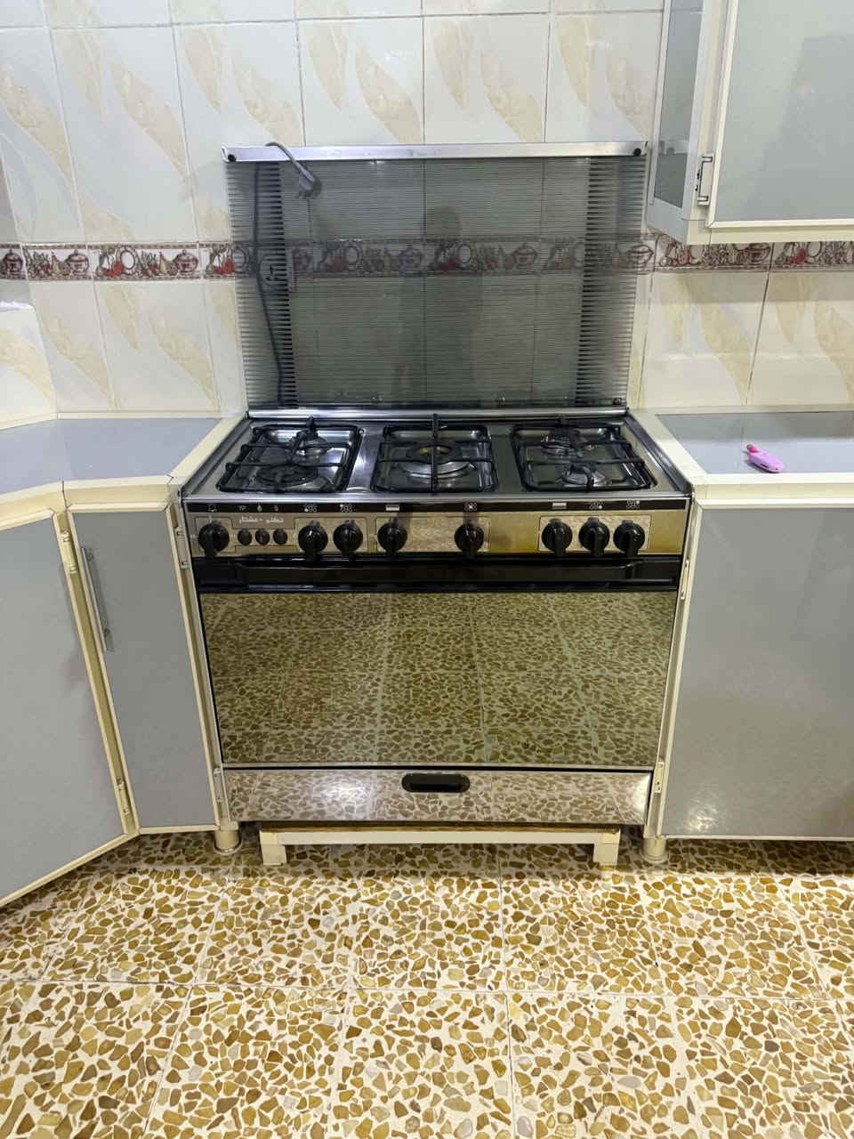 أغراض للبيع 🏠 !!!!!!
ثلاجه طول 170 سعر 175 وبيها مجال بسيط

مجمدة عرض 110 سعر 175 

طباخ نوعية تكنو عشتار سعر 225 

غسالة نوعيتها هيتاشي ياباني وزنها 11 كيلو سعر 125 وبيها مجال

براد 100 وبي مجال 

كنتور كبير اربع أبواب عمل توصي عرض 235 طول 188 سعر 200 وبي مجال 

 كنتور صغير بابين عرض 122 طول 182 سعر 80 وبي مجال 

تواصل على الرقم *********** او اكتب "خاص" بل تعليقات و يتم مراسلتك
