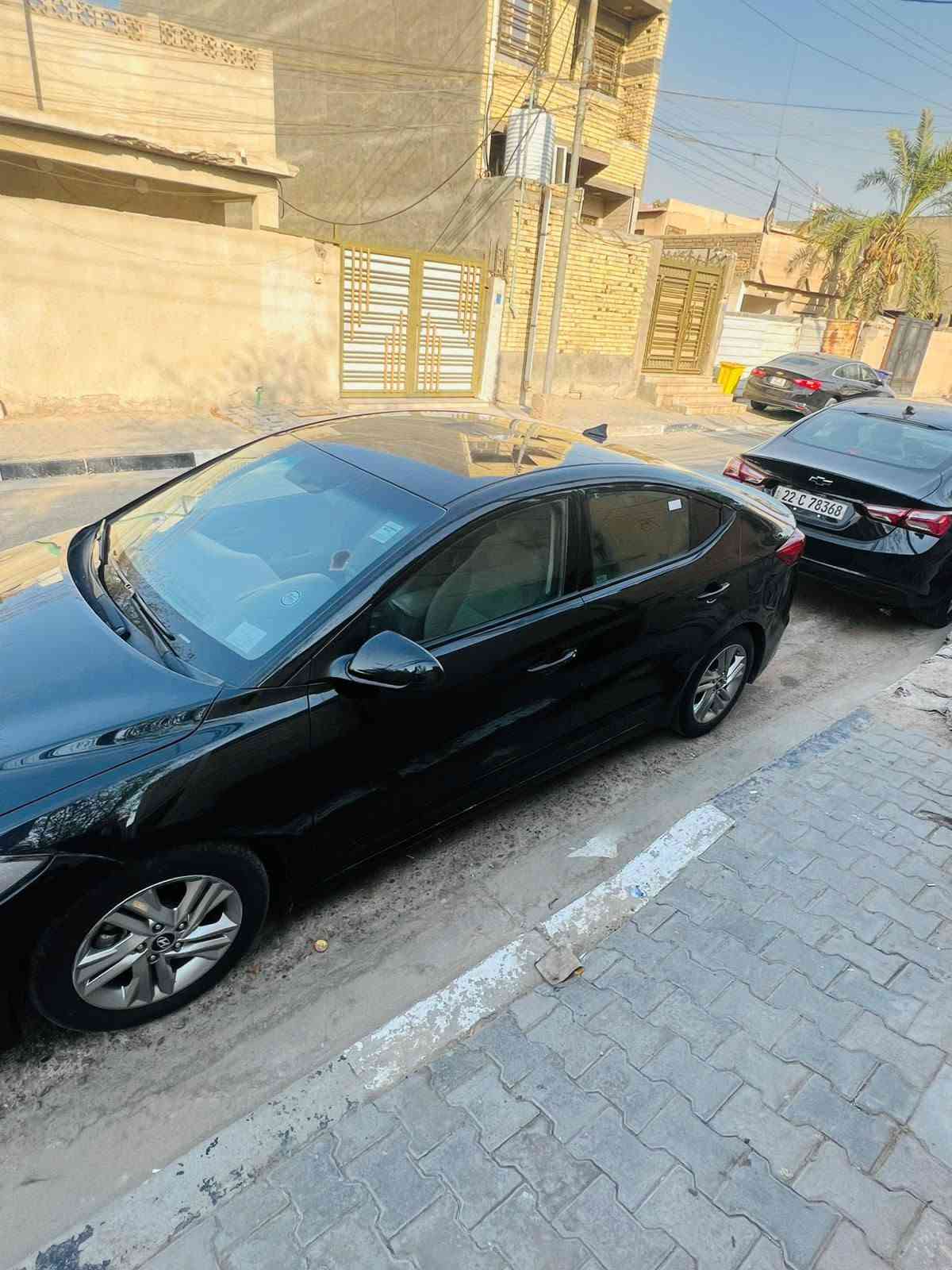 السلام عليكم 
الانتره مديل 2017 أمريكي 
مكينة 2000 دوش
كير AT
كير مكينه كفاله 
حداده💯 
تبريد ثلج 🥶 
سياره جديده احله من لصور 
بيه باب لسدر صبغ وباب لسايق صبغ 
بجم كبس 
رقم وسنويه جدد بصره 
مكاني بصره 
السعر 105 اذا اكو مراوس عادي 
***********
