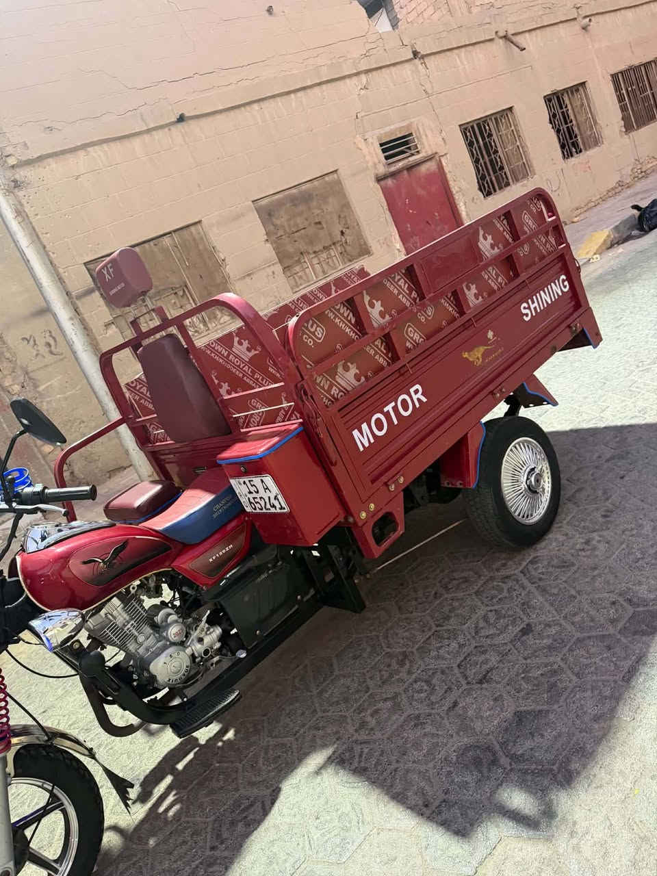 سلام عليكم ستوته للبيع موديل 23
ستوته حلوه نضيفه أنضف من الصور مسجله ارقام انكليزي تحويل ثاني يوم السعر 3 مليون وربع  بيه مجال لشراي يتصل لا تعبني (***********) المكان شارع ١٧
