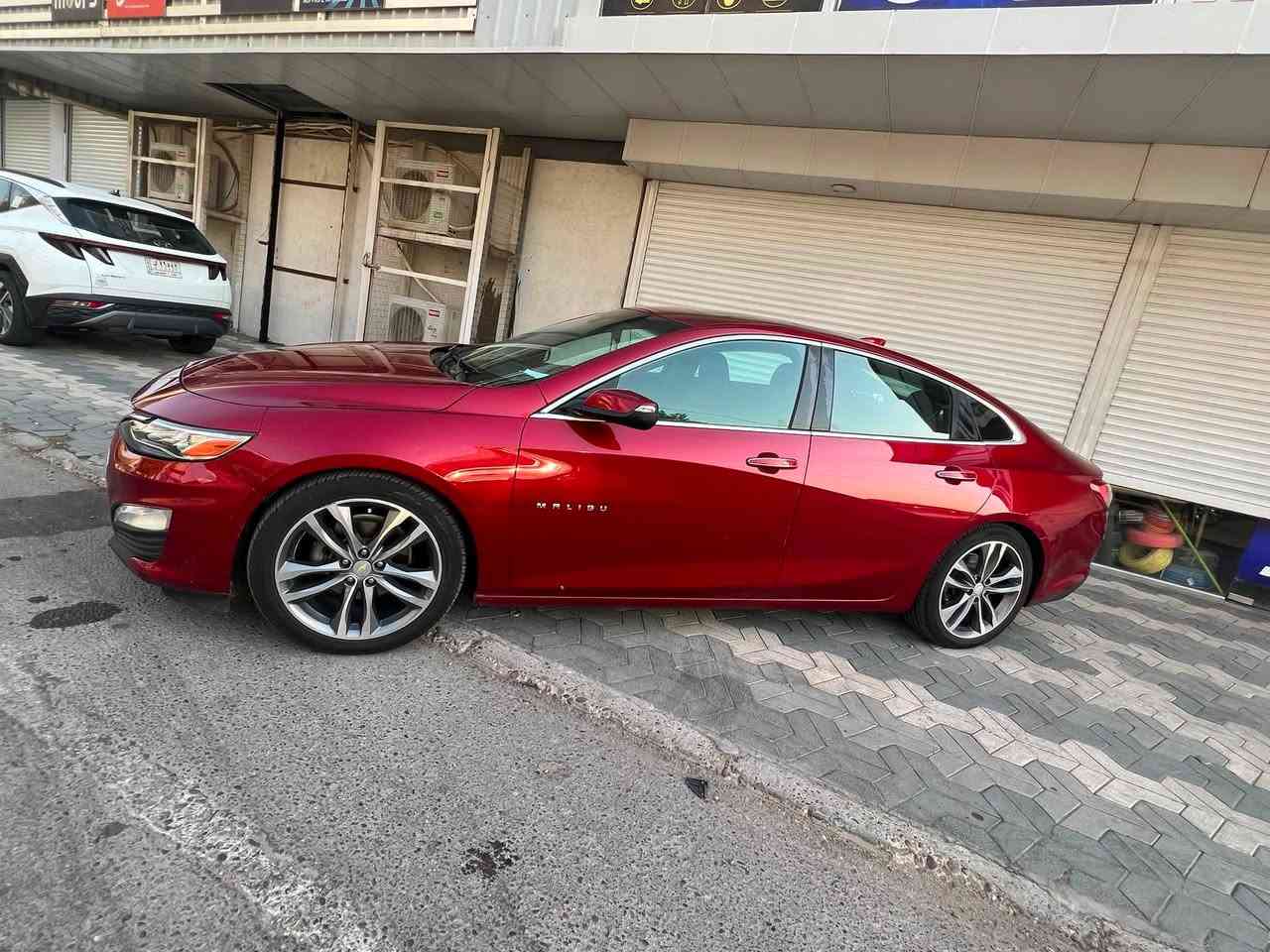 السلام عليكم 
ماليبو ٢٠٢١ بريمير للبيع
كلين تايتل بدون قطرة صبغ 
ماشية ١٠٤ كيلو متر
حادث كسر دعامية ونفسها مصلحة 
صورة الحادث ورقم الشاصي موجود بالصور 
للاستفسار خاص 
او على الرقم ***********
