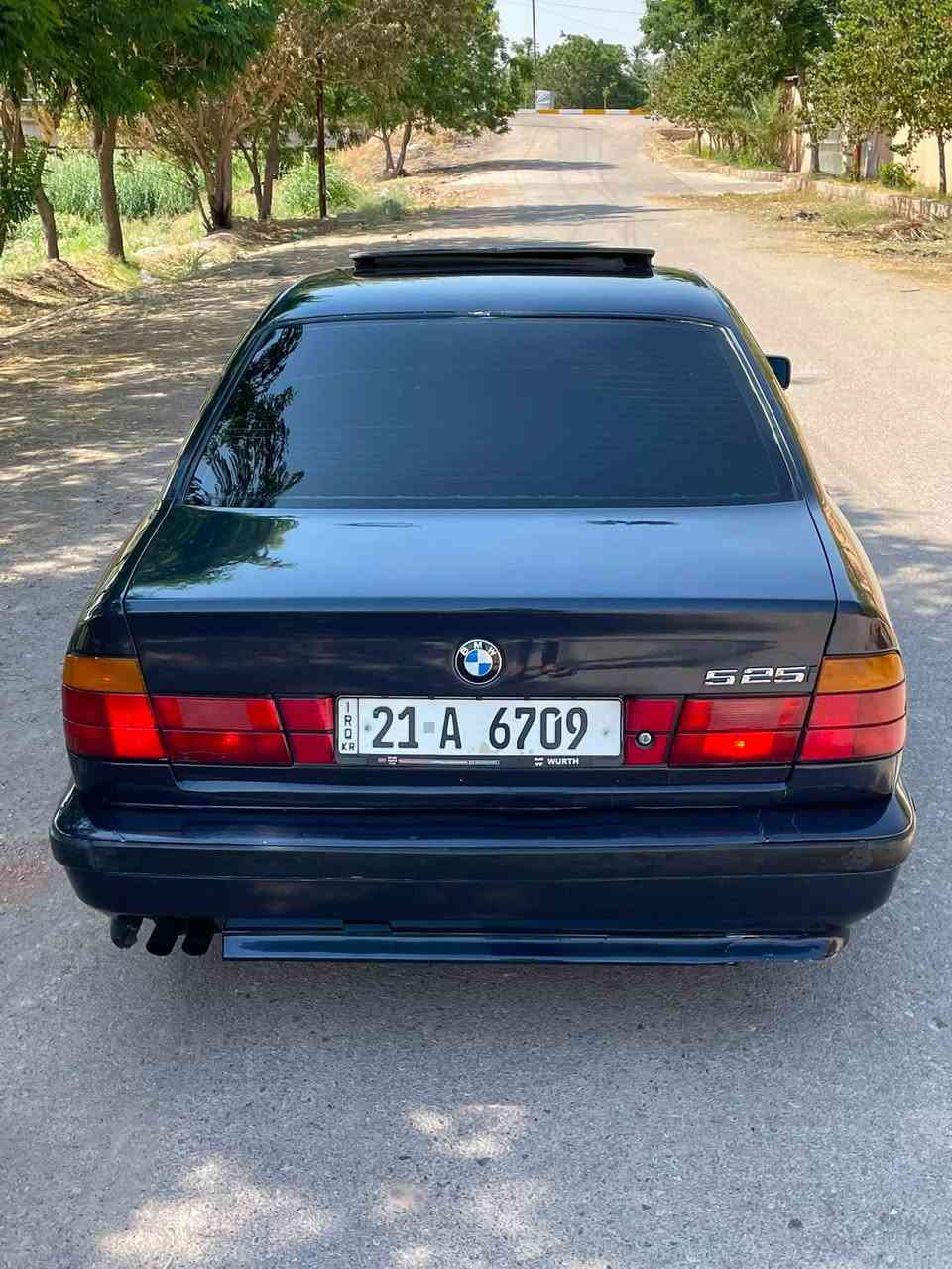 السلام عليكم
السعر 55 وبيهه مجال 🖤

للبيع 525 محرك مسكر عدل رقم سليمانيه باسمي تحويل ثاني يوم 

محرك كير شرط لا تنقيص ولا تبخير 
بجم عريض 
رقم مميز
تخم ويل وتخم تاير جديد قبل سبوع مشدود 
كهربائياتها شغاله 
فتحه سقف طكتين 
موديل 1990
تبريد ثلج ❄️ 
رقم وسنويه كله جديد 
سياره صبغ جماليه عام 
جام كهرباء 
مكان السياره ديالى خانقين شراي اتصل سعر مناسب ***********

