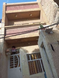 نصف قطعه للبيع شرك طابقين عكادة نضيفه قطاع 79 الفرع العريض خامس بيت من...