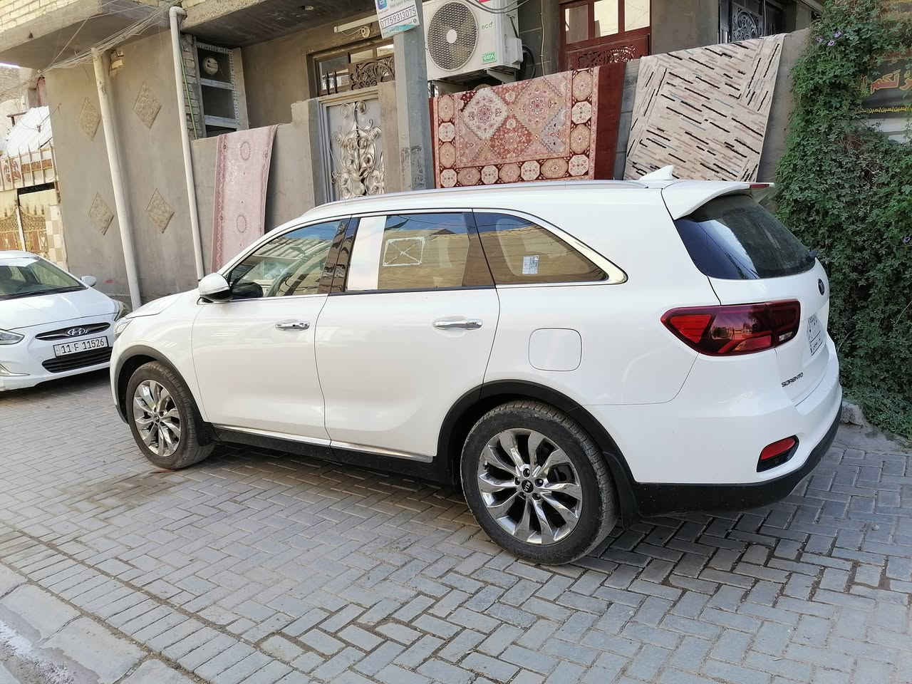 السلام عليكم
سورنتو 2020 خليجي ماشية 110 الف كم.
رقم بغداد. 
مكفولة كفالة عامة عدا شخط بشيط ( تخريب) بالباب اللي عكس السائق..
كاميرا خلفية ، حساسات أمامية و خلفية ، تحكمات ستيرن الجهتين ، بصمة الكشنات الامامية كهرباء ، ثلاث قطع تبريد ، اللايت و الكشافات زينون ، اربعة انظمة للقياده.. 
محجوزة لمصرف الرافدين ، السيارة بإسم بنية و عندي وكالة عامة. 
السنوية انتهت بالشهر الرابع 2026 لكن التسديد مستمر و استقطاع مباشر ع الماستر كارد..
تسديدها يكمل بعد سنة تقريبا.. و تصير حره
السيارة معروضة بـ 230 ورقة و بيهه مجال للشراي
***********
@إشارة
