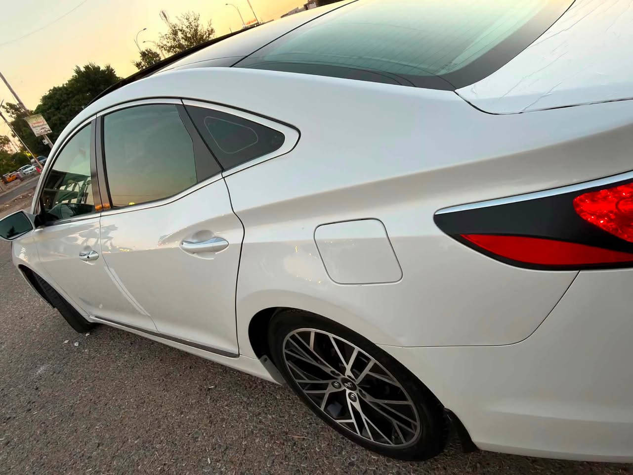 سلام عليكم بيع سريع ‼️
ازيرا 2013 فول مواصفات للاخير v6 vip مكينه 3000
مكفوله من الصبغ و التبديل كير مكينه خير من الله 
رقم اربيل انگليزي جاهزه على الاخير مال جناي 
السعر 119 او بيها مجال شي قليل 
مكنها بابل جبله
للاستفسار ***********
وتساب***********
***********

