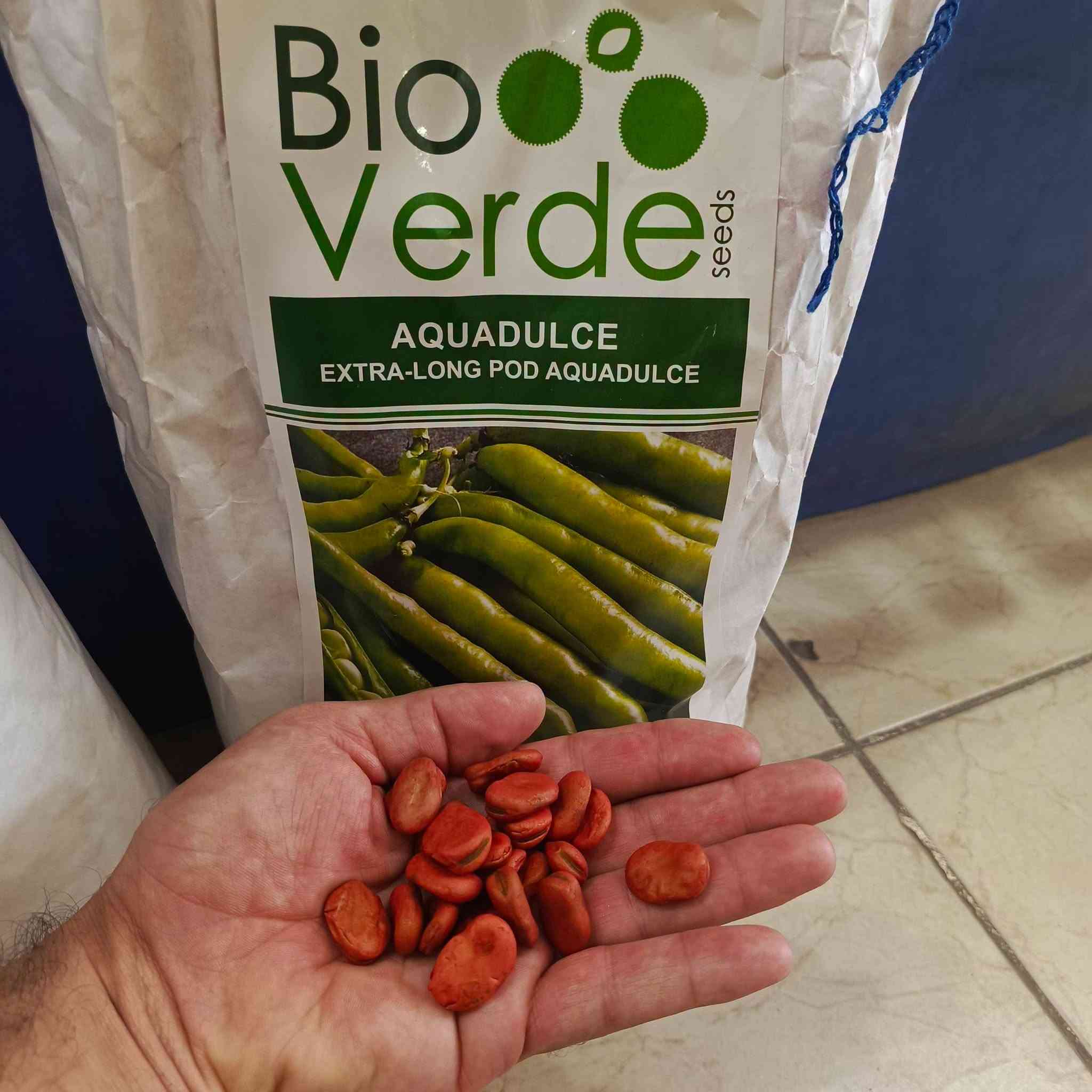 🌱 بذور باقلاء  عالية الجودة (AQUADULCE) 🌱
​لأصحاب المزارع والحدائق الباحثين عن أفضل إنتاجية وأعلى نسبة إنبات! نقدم لكم بذور الباقلاء الهولندية الممتازة ذات القرون الطويلة والإنتاج الوفير.
​مميزات المنتج:
​النوع: باقلاء عريضة (Aquadulce Extra-Long Pod)
​المصدر: منشأ هولندي فائق الجودة (Holland)
​نسبة الإنبات: 85% كحد أدنى
​نسبة النقاء: 99% كحد أدنى
​معاملة ومحمية: معالجة بمادة (Metalaxyl-M) لحماية البذور أثناء الإنبات
​الوزن: عبوة 5 كيلو غرام
​التفاصيل والسعر:
​💰 السعر: 65 ألف دينار للعبوة
​🚚 التوصيل: متوفر لجميع المناطق (5 آلاف دينار فقط لكل عبوة)
​📞 للطلب والاستفسار:
يرجى الاتصال على الرقم: ***********
