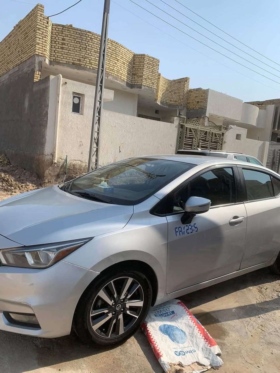 ياللّه نيسان فيرسا
 جديده سياره فول مواصفات موديل 2020
حادث بنيد وجاملغ بدون دواخل 

مواصفات
بصمت تشغيل
رادار امامي +رادار خلفي
كامره كبيره دواره +حساس خلفي
شاشه كبيره لمس + ابل كار بلي
تحديد مسار
توقف ذاتي
مانع نزلاق
تحكم ستيرن جهتين
مثبت سرعه
شاشة اعطال
بعد هواي مواصفات بيها كير محرك جدد شرط زوج تاير جديد صدر امامي خلفي جديد باتري جديد سياره عليها ادامه كامله مكينه 1600 دبل نوزل  سياره جاهزه سعر98 وبيها مجال سياره احلا من الصور 
اي ستفسار ***********بيع او مراوس حسب القناعه
مكاني سياره بصره شط العرب

