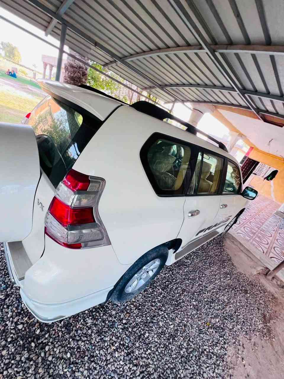 برادو VX • ٢٠١٤ • مصبوغه يمين
