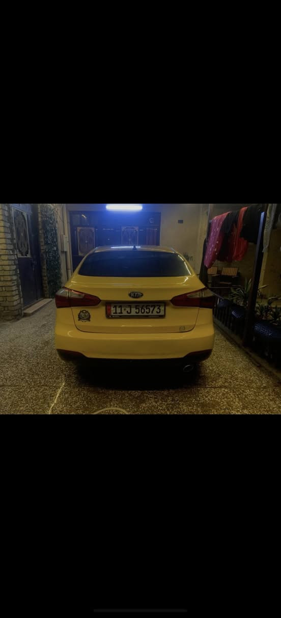 السلام عليكم
كيا فورتي 
خادث خلفي 
مكينه800 1. Gdi
موديل 2014 
ماشيه 190 ميل 
سياره دواخل نضيفه 100 بالميه 
مكينه مبدله شاظله جديده والصور عندي 
كير  شواصي لغود كفاله عامه 
السياره اجره رقم بغداد باسمي تحويل ثاني يوم 
سياره عليه منضومه غاز 
كامله مكمله اي نقص مابيه السياره 
تاخذه للشغل ترايك للبصره 
شلعه بطناش 
نضام ايكو 
مانع تزحلق 
اناره داخليه ليد 
تحكم باناره الداشبورد 
عليه عدسات ب400 دولار ناصي عالي مالدولي 
هورن بوش 
٫ نقص كمبريسر فقط 
السعر 88 
للاسفسار
***********
