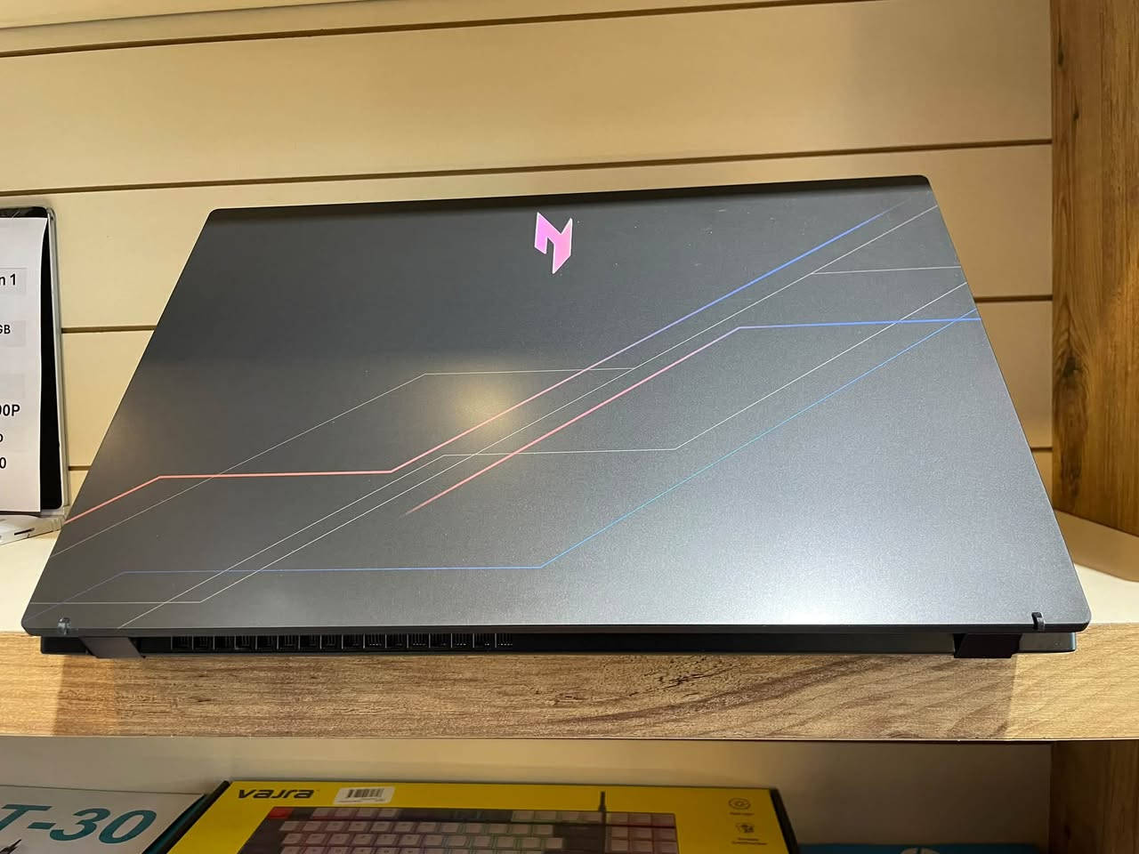 Nitro V15
1Q
Core ig 13900H
RTX-5060 8GB
16GB 3200Mhz
SSD 1TB
15.6 Inch FHD 165Hz
Windows 11 Pro
1,600,000 دينار عراقي

الابتوب اوبن بوكس جديد 
نظافه 100% كامل ملحقات كارتون وشاحنه اصليه 

***********
