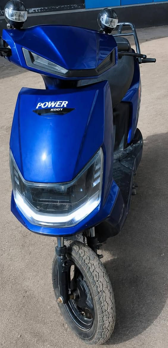السلام عليكم
دراجة شحن للبيع POWER X00T 
  32 امبير ، 6 بطاريات شاحنة اصلية موجودة  
سعرها 400 وبيها مجال موقع بصرة
رقم الهاتف ***********
