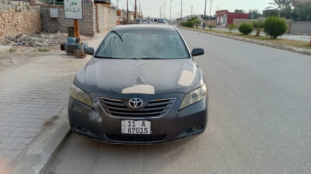 السلام عليكم
من رخصة السيد المسؤل
 كامري للبيع او مراوس حسب القناعه موديل 2007 وارد امريكي فول مواصفات glx . محرك سته سلندر كفاله والكير كفاله .صدر مجفت قبل سنه . السياره بيه اربع قطع مابين تبديل وصبغ . ولي يشاف بالعين ماينحمد  السعر 85 وبيه مجال 
***********
