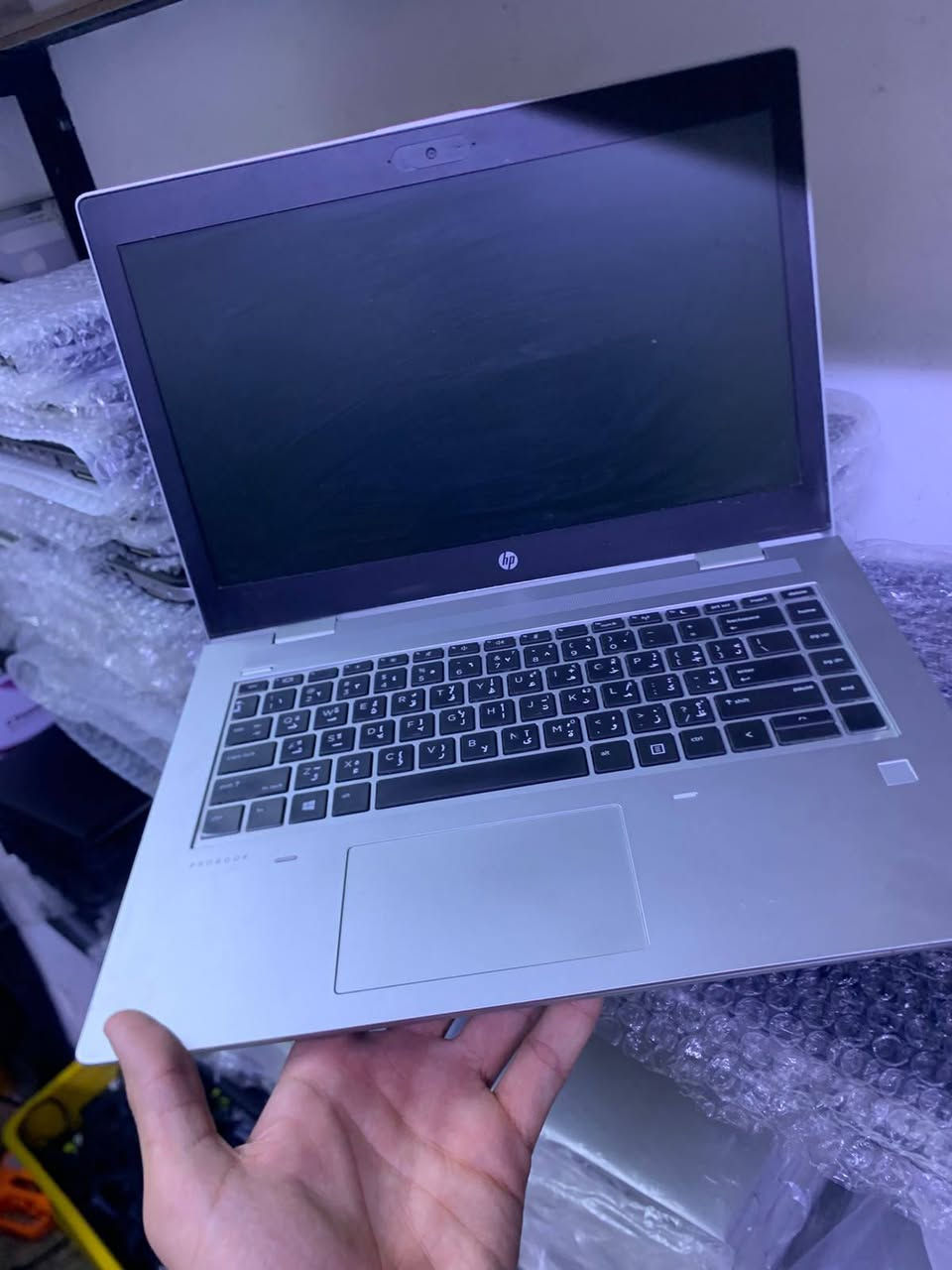 🔥 HP ProBook 640 G5 – جهاز عملي ومتين للعمل والدراسة 🔥
💻 المواصفات: 🔹 المعالج: Intel Core i5 الجيل الثامن
🔹 الرام: 8GB DDR4
🔹 التخزين: 256GB SSD
🔹 الشاشة: 14 إنج
🔹 كرت الشاشة: Intel UHD Graphics
🔹 يدعم Wi-Fi وBluetooth وكاميرا مدمجة
🔹 قابل لترقية الرام والتخزين

⚡ الأداء: جهاز من فئة الأعمال الاحترافية، مناسب للطلاب والموظفين وأصحاب الأعمال. يوفر أداءً ممتازًا للتصفح، برامج الأوفيس، المحاسبة، الدراسة الأونلاين والاستخدام اليومي مع سرعة واستقرار عاليين.

✅ هيكل قوي ومتين
✅ سرعة ممتازة بفضل SSD
✅ مناسب للدراسة والعمل المكتبي
✅ بطارية جيدة للاستخدام اليومي
✅ يدعم Windows 10 و Windows 11

🔸 ملاحظة: الجهاز مستعمل (باله) بحالة جيدة ومفحوص وجاهز للاستخدام.
📞 للاستفسار والحجز: ***********
#HP #ProBook640G5 #باله #لابتوب_مستعمل #حاسبات #لابتوبات #بيع_وشراء_الحاسبات #بغداد
