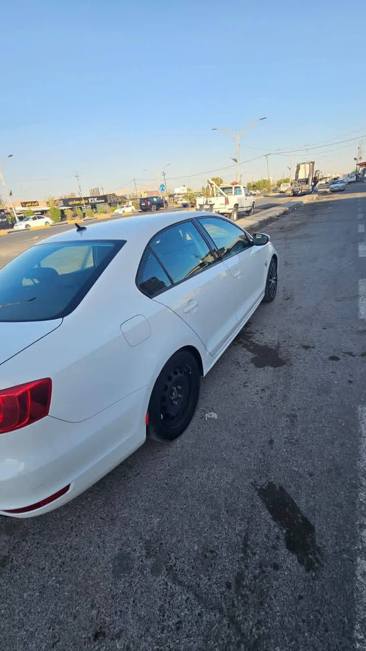 ✅سلام عليكم
✅فولكس واكن جيتا 

✅موديل 2014 

✅لون ابيض

✅ماشي 210 الف حقيقي  

✅محرك 2000 تنفس طبيعي 

✅تفاصيل خليجي بيها قطعه وحده جاملغ

✅رقم سنوية هزه كلها جديد بسمي

 بيها مشكله بل الكير ومكينا ابيع هل موجود 

✅سعر 80 ورقه

✅تحويل او وكاله مباشر 

✅مكان سارة كركوك 

✅للاستفسار اتصل على ارقام تاليه

***********✅

***********✅
