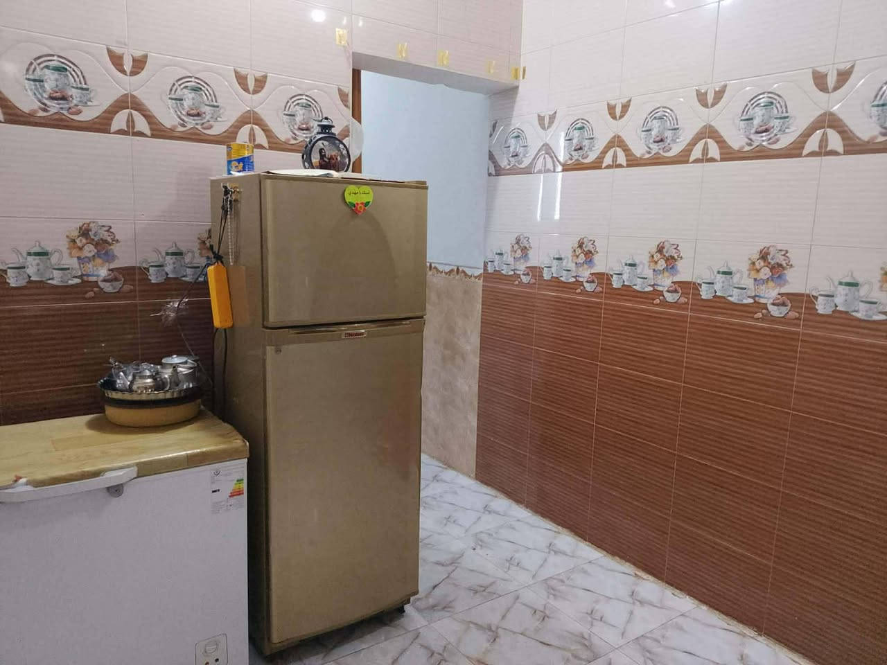 السلام عليكم بيت للبيع مساحه 100 متر العنوان الامن الداخلي شارع السكلات السايدين الجدد للتواصل على الرقم ***********
